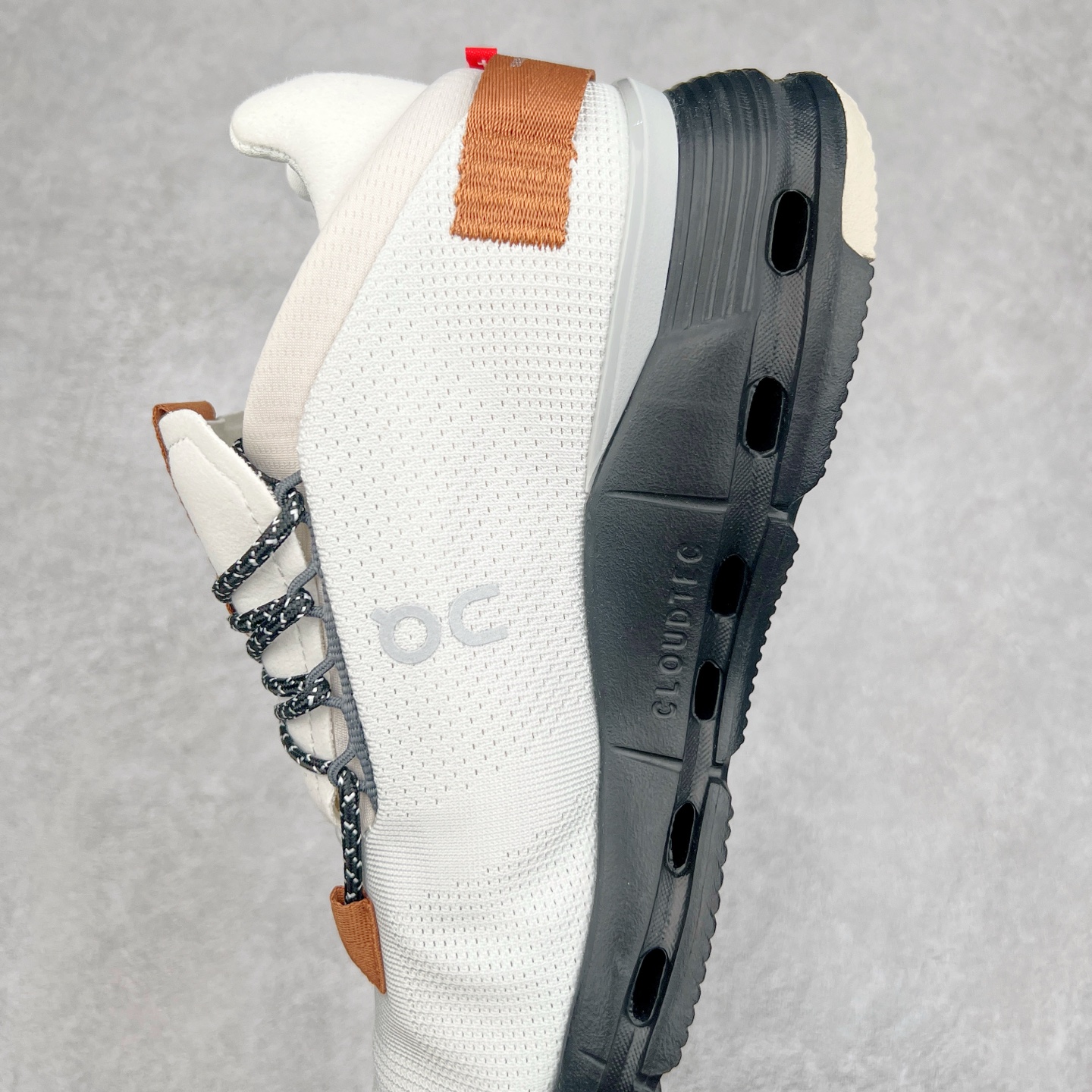 图片[7]-On昂跑 Cloudnova 轻量舒适织物回弹减震透气轻便耐磨防滑低帮休闲跑步鞋 昂跑运动品牌 开创于2010年 缓震着陆、强效回弹、轻柔质感的设计构思始终是ON研制关键 与此同时基于“为全球提供革新性的跑步感受”信念 陆续推出了多款跑鞋及其以专业运动人体跑步工程学为设计关键的功能性跑步服饰设备 让跑者不费力气地畅快畅跑 尺码：36 36.5 37.5 38 38.5 39 40 40.5 41 42 42.5 43 44 44.5 45-选品中心