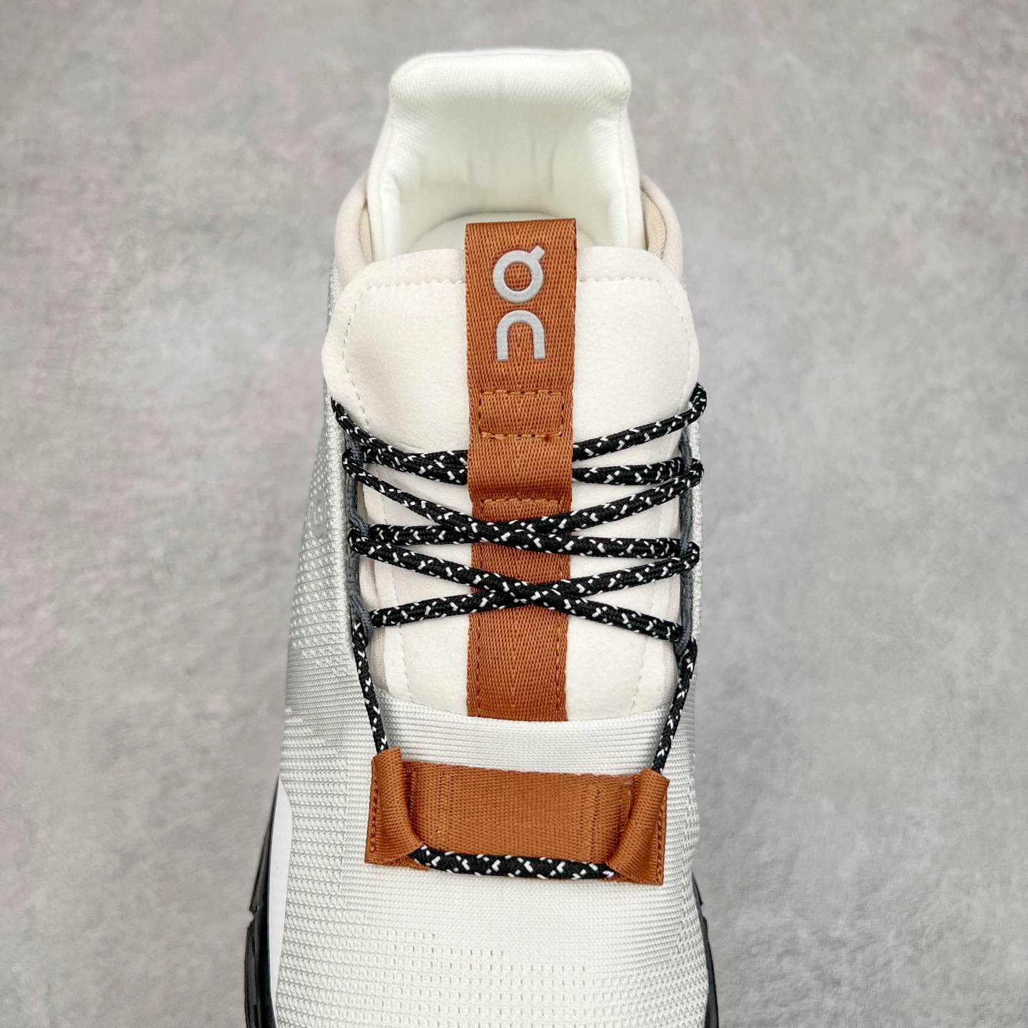 图片[5]-On昂跑 Cloudnova 轻量舒适织物回弹减震透气轻便耐磨防滑低帮休闲跑步鞋 昂跑运动品牌 开创于2010年 缓震着陆、强效回弹、轻柔质感的设计构思始终是ON研制关键 与此同时基于“为全球提供革新性的跑步感受”信念 陆续推出了多款跑鞋及其以专业运动人体跑步工程学为设计关键的功能性跑步服饰设备 让跑者不费力气地畅快畅跑 尺码：36 36.5 37.5 38 38.5 39 40 40.5 41 42 42.5 43 44 44.5 45-选品中心