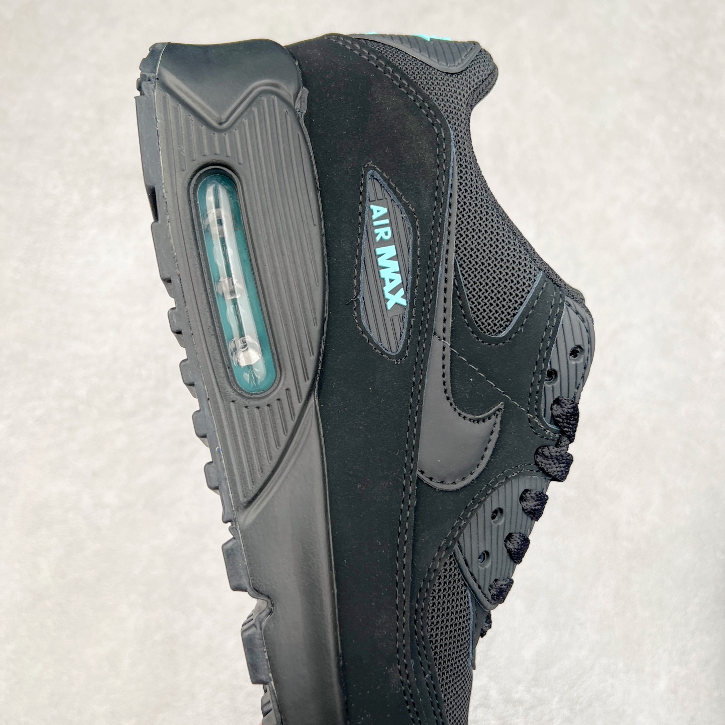 图片[6]-＃MX版 NK Air MAX 90 气垫复古减震跑步鞋 HV6224-001 经典重温 独家陆续补货 外单专供大厂出品 品质稳定 一百余色 终端操作 Air Max 90于1990年推出 来自Air Max系列 在Air Max 1的基础上改进而得 增加了气垫面积 外型上也更为流线 最特別的就是加入了菱纹塑胶嵌板 为Air Max 90增添了许多潮流气息 皮革鞋面 造就出色耐穿性和支撑力 Max Air缓震配置搭配泡棉中底 令Air Max 90轻盈而舒适 华夫格橡胶外底 铸就Air Max 90非凡的抓地力 而Air Max 90不仅是一双跑鞋 它成功跨越了时间的演进 成为了球鞋文化与潮流圈中最熟为人知的鞋款之一 尺码：36 36.5 37.5 38 38.5 39 40 40.5 41 42 42.5 43 44 44.5 45-选品中心