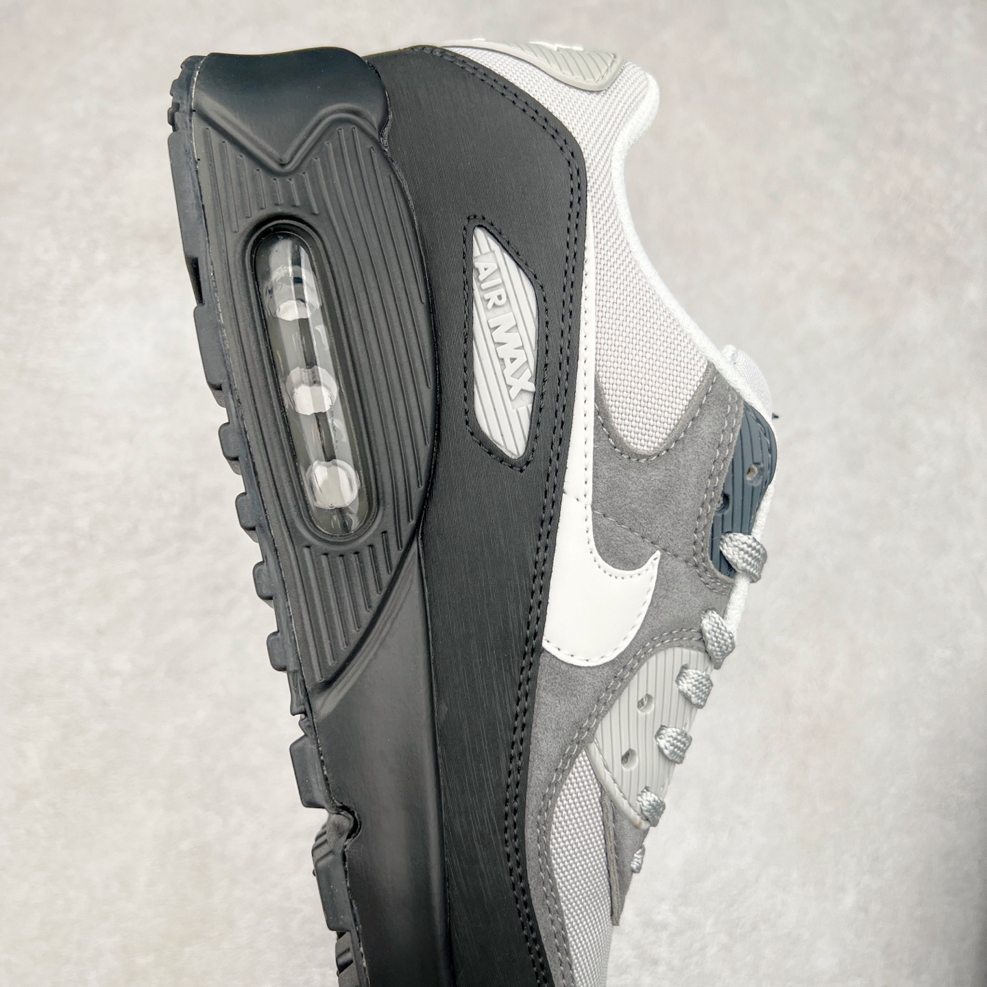 图片[6]-＃MX版 NK Air MAX 90 气垫复古减震跑步鞋 HQ3817-001 经典重温 独家陆续补货 外单专供大厂出品 品质稳定 一百余色 终端操作 Air Max 90于1990年推出 来自Air Max系列 在Air Max 1的基础上改进而得 增加了气垫面积 外型上也更为流线 最特別的就是加入了菱纹塑胶嵌板 为Air Max 90增添了许多潮流气息 皮革鞋面 造就出色耐穿性和支撑力 Max Air缓震配置搭配泡棉中底 令Air Max 90轻盈而舒适 华夫格橡胶外底 铸就Air Max 90非凡的抓地力 而Air Max 90不仅是一双跑鞋 它成功跨越了时间的演进 成为了球鞋文化与潮流圈中最熟为人知的鞋款之一 尺码：36 36.5 37.5 38 38.5 39 40 40.5 41 42 42.5 43 44 44.5 45-选品中心