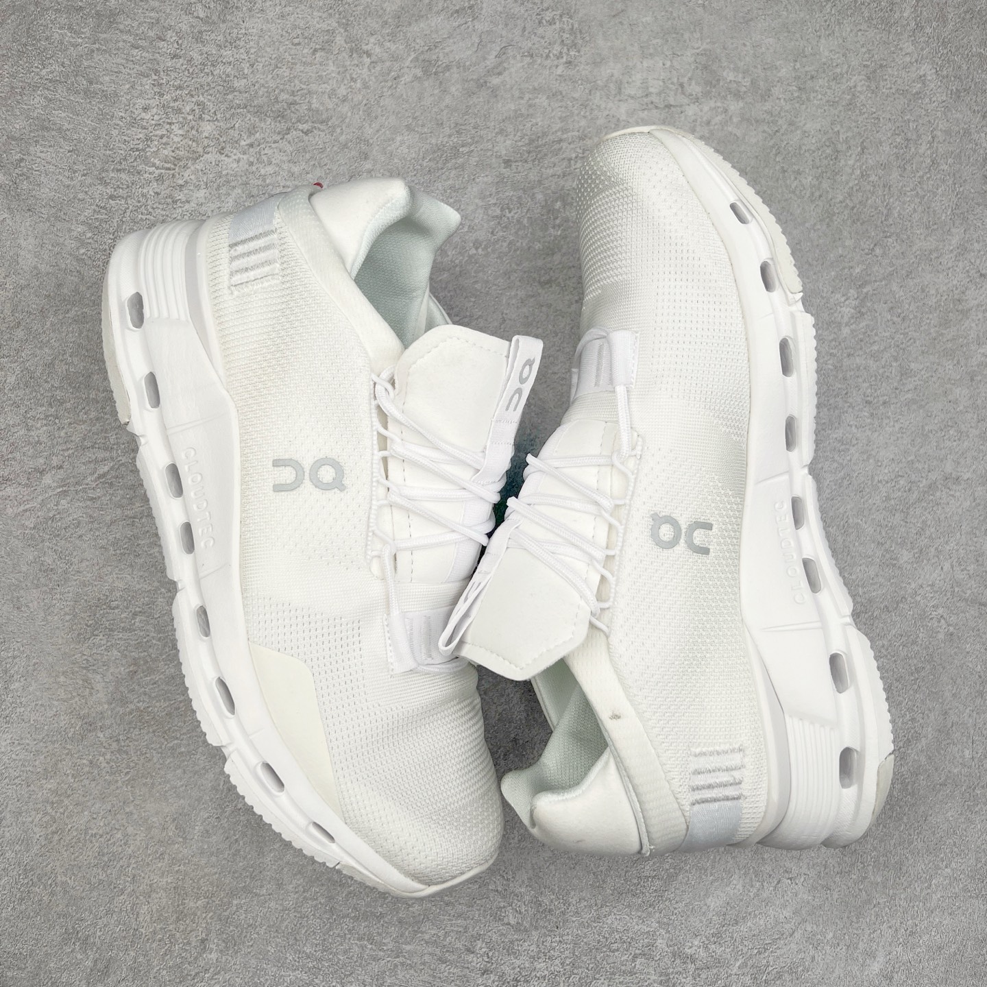 图片[3]-On昂跑 Cloudnova 轻量舒适织物回弹减震透气轻便耐磨防滑低帮休闲跑步鞋 昂跑运动品牌 开创于2010年 缓震着陆、强效回弹、轻柔质感的设计构思始终是ON研制关键 与此同时基于“为全球提供革新性的跑步感受”信念 陆续推出了多款跑鞋及其以专业运动人体跑步工程学为设计关键的功能性跑步服饰设备 让跑者不费力气地畅快畅跑 尺码：36 36.5 37.5 38 38.5 39 40 40.5 41 42 42.5 43 44 44.5 45-选品中心