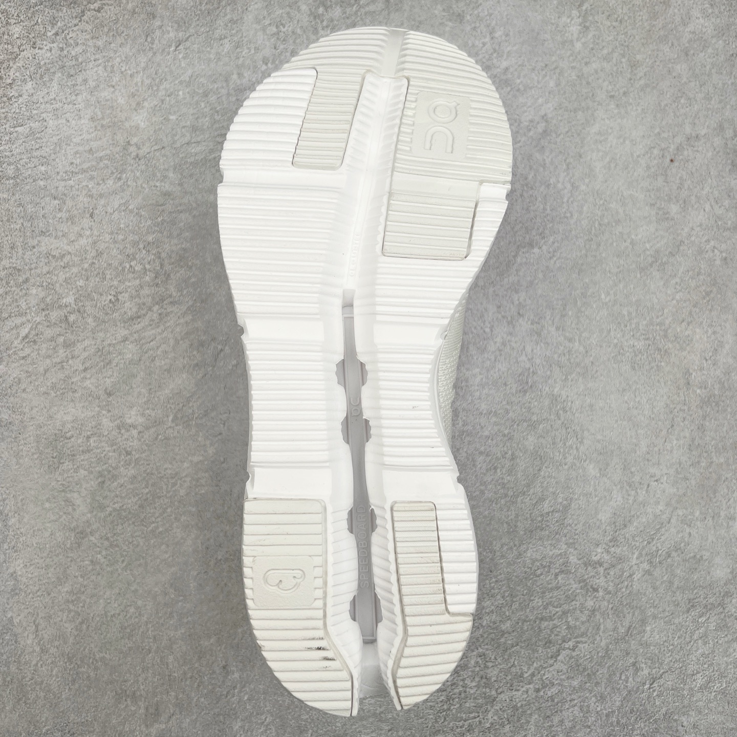 图片[9]-On昂跑 Cloudnova 轻量舒适织物回弹减震透气轻便耐磨防滑低帮休闲跑步鞋 昂跑运动品牌 开创于2010年 缓震着陆、强效回弹、轻柔质感的设计构思始终是ON研制关键 与此同时基于“为全球提供革新性的跑步感受”信念 陆续推出了多款跑鞋及其以专业运动人体跑步工程学为设计关键的功能性跑步服饰设备 让跑者不费力气地畅快畅跑 尺码：36 36.5 37.5 38 38.5 39 40 40.5 41 42 42.5 43 44 44.5 45-选品中心