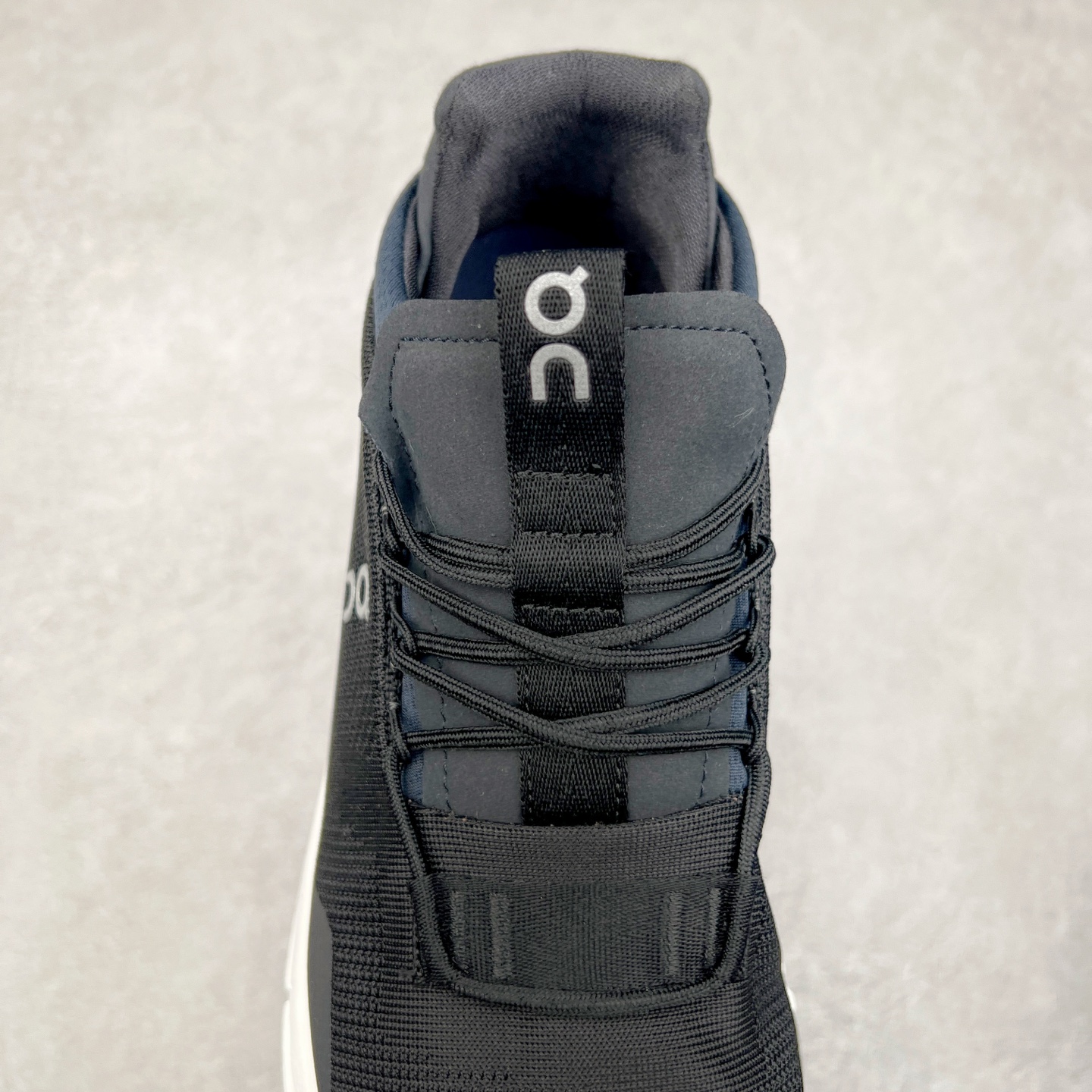 图片[5]-On昂跑 Cloudnova 轻量舒适织物回弹减震透气轻便耐磨防滑低帮休闲跑步鞋 昂跑运动品牌 开创于2010年 缓震着陆、强效回弹、轻柔质感的设计构思始终是ON研制关键 与此同时基于“为全球提供革新性的跑步感受”信念 陆续推出了多款跑鞋及其以专业运动人体跑步工程学为设计关键的功能性跑步服饰设备 让跑者不费力气地畅快畅跑 尺码：36 36.5 37.5 38 38.5 39 40 40.5 41 42 42.5 43 44 44.5 45-选品中心