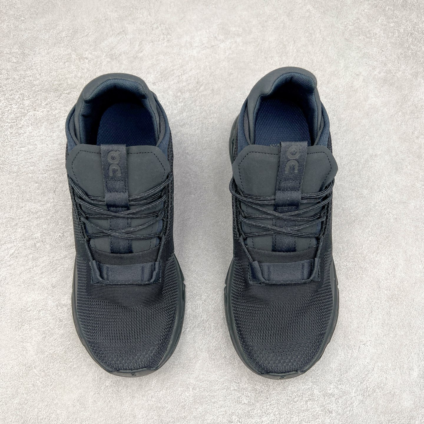 图片[2]-On昂跑 Cloudnova 轻量舒适织物回弹减震透气轻便耐磨防滑低帮休闲跑步鞋 昂跑运动品牌 开创于2010年 缓震着陆、强效回弹、轻柔质感的设计构思始终是ON研制关键 与此同时基于“为全球提供革新性的跑步感受”信念 陆续推出了多款跑鞋及其以专业运动人体跑步工程学为设计关键的功能性跑步服饰设备 让跑者不费力气地畅快畅跑 尺码：36 36.5 37.5 38 38.5 39 40 40.5 41 42 42.5 43 44 44.5 45-选品中心