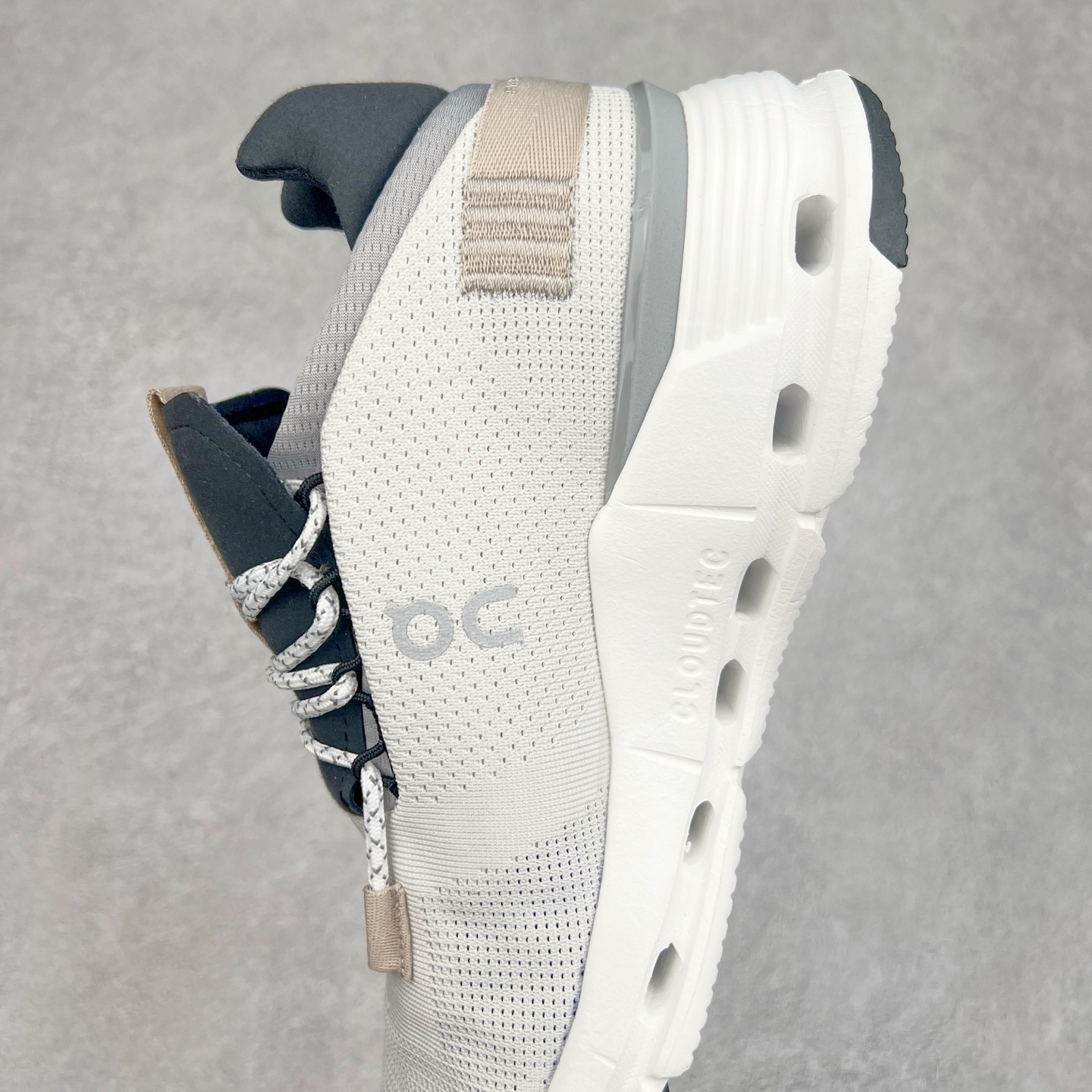 图片[7]-On昂跑 Cloudnova 轻量舒适织物回弹减震透气轻便耐磨防滑低帮休闲跑步鞋 昂跑运动品牌 开创于2010年 缓震着陆、强效回弹、轻柔质感的设计构思始终是ON研制关键 与此同时基于“为全球提供革新性的跑步感受”信念 陆续推出了多款跑鞋及其以专业运动人体跑步工程学为设计关键的功能性跑步服饰设备 让跑者不费力气地畅快畅跑 尺码：36 36.5 37.5 38 38.5 39 40 40.5 41 42 42.5 43 44 44.5 45-选品中心