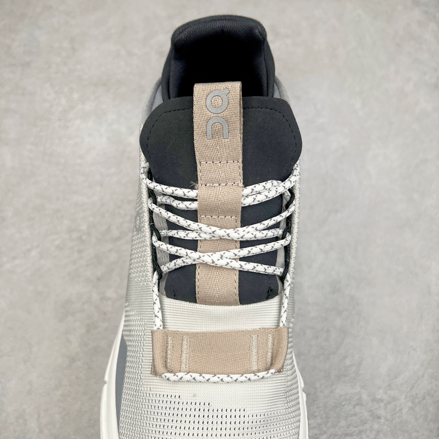 图片[5]-On昂跑 Cloudnova 轻量舒适织物回弹减震透气轻便耐磨防滑低帮休闲跑步鞋 昂跑运动品牌 开创于2010年 缓震着陆、强效回弹、轻柔质感的设计构思始终是ON研制关键 与此同时基于“为全球提供革新性的跑步感受”信念 陆续推出了多款跑鞋及其以专业运动人体跑步工程学为设计关键的功能性跑步服饰设备 让跑者不费力气地畅快畅跑 尺码：36 36.5 37.5 38 38.5 39 40 40.5 41 42 42.5 43 44 44.5 45-选品中心