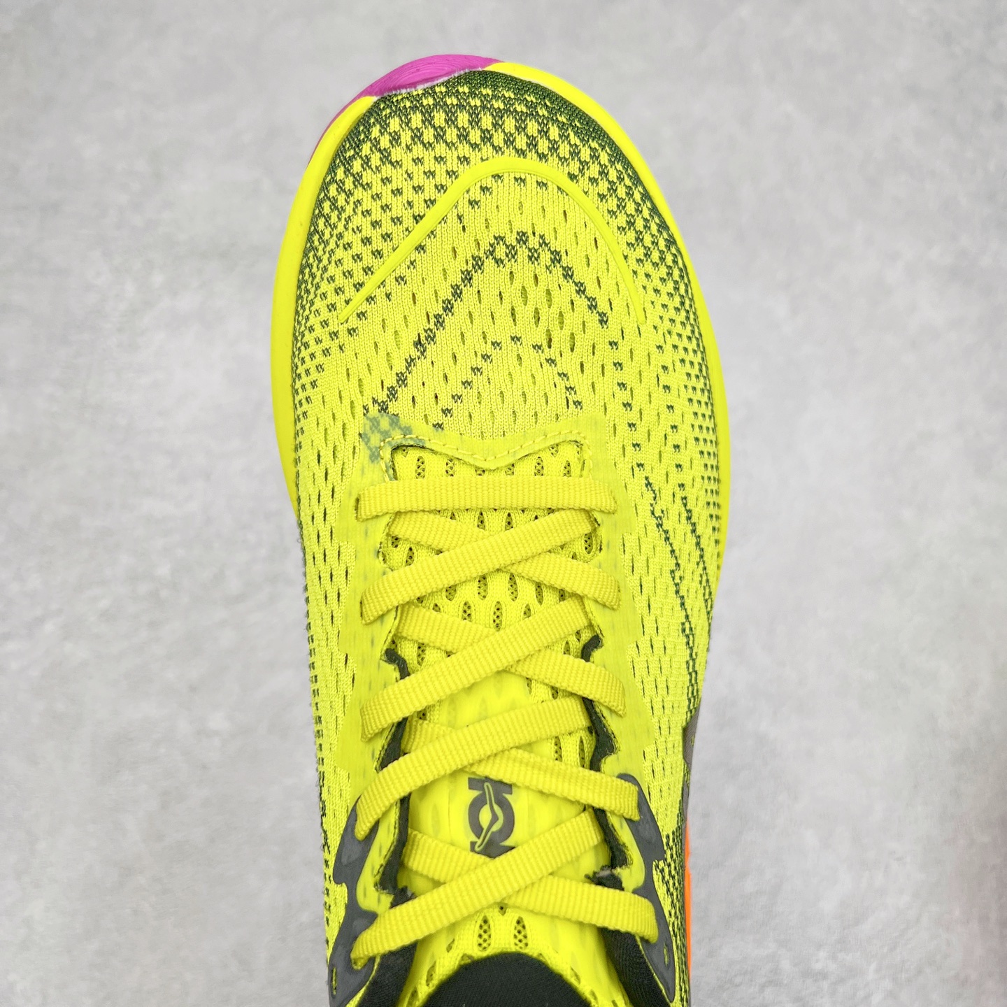 图片[4]-HOKA ONE ONE RINCON 4 舒适防滑耐磨低帮休闲跑步鞋 Rincon 4 是一款日常训练用的跑步鞋，踩上去的感觉很结实。它适合中短距离跑步，但如果您习惯于稍硬的感觉，也可以用于长距离跑步。但它的速度不够快，不能作为速度训练鞋，也不够柔软，不能作为恢复训练鞋，日常里程跑才是它的优势所在。如果您想尝试 Hoka 跑鞋，又想享受极具竞争力的价格，那就试试这款鞋吧。尺码：36 36.5 37.5 38 38.5 39 40 40.5 41 42 42.5 43 44 44.5 45-选品中心