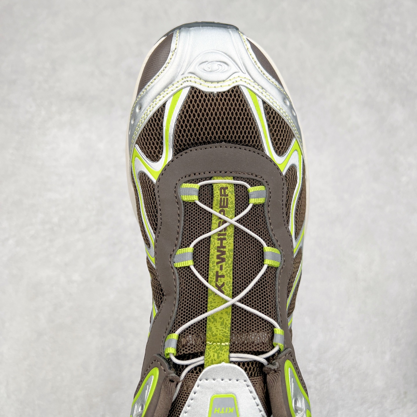 图片[4]-＃GX SALOMON XT-WHISPER 萨洛蒙圆头防滑耐磨低帮休闲越野训练城市通勤跑步鞋 男女同款 浅棕色 纯原外贸平台特供订单 耗时半年巨作 全套原纸板楦头开发 原厂特供网布配套加持 确保原汁原味 完美呈现版型 原档数据独家私模五层组合大底 男女鞋同步官方开发至46.5 原装Ortholite轻量化鞋垫 中底布带钢印编号 原厂TPU锁扣 进口港宝加持 后跟自然饱满 还原公司包裹性 鞋面以“锯齿”状的包裹系统呈现 在基色底之下加入了各种色点缀 将公司的最新技术和时尚前卫的造型融入耐用的长跑款式中 鞋面由 TPU 薄膜制成 并焊接在高耐磨网眼上 使其既时尚又坚固 由 ACS底盘支撑 可增强稳定性和支撑力 以及由橡胶凸耳 Contragrip外底覆盖的 EVA 缓冲中底 旨在应对崎岖的地形 鞋舌上的彩色Salomon 标签、Quicklace 系统以及鞋头、鞋舌和鞋跟上的附加品牌使细节更加完美 让穿着者可以轻松驾驭户外与通勤下的任何运动生活场景 无缝鞋身户外随意纵横 颜值与脚感兼备 出街通勤 绝对非常吸睛 你值得拥有 尺码：36 36.5 37.5 38 38.5 39 40 40.5 41 42 42.5 43 44 44.5 45 46 46.5 注意：偏小1码-选品中心