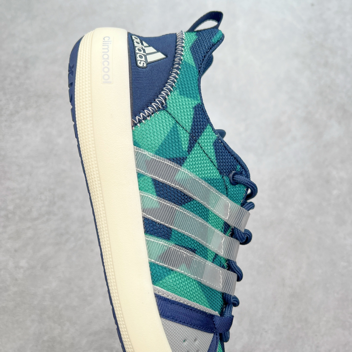 图片[6]-AD Terrex CC Boat 运动溯溪鞋户外涉水鞋 在夏日保持舒爽 采用舒适网材鞋面 MD大底 旨在伴你在湿滑表面也能轻松迈步 全新打孔设计 脚感舒适 力求让你在水边自在行走 尺码：36 36.5 37.5 38 38.5 39 40 40.5 41 42 42.5 43 44 44.5 45-选品中心