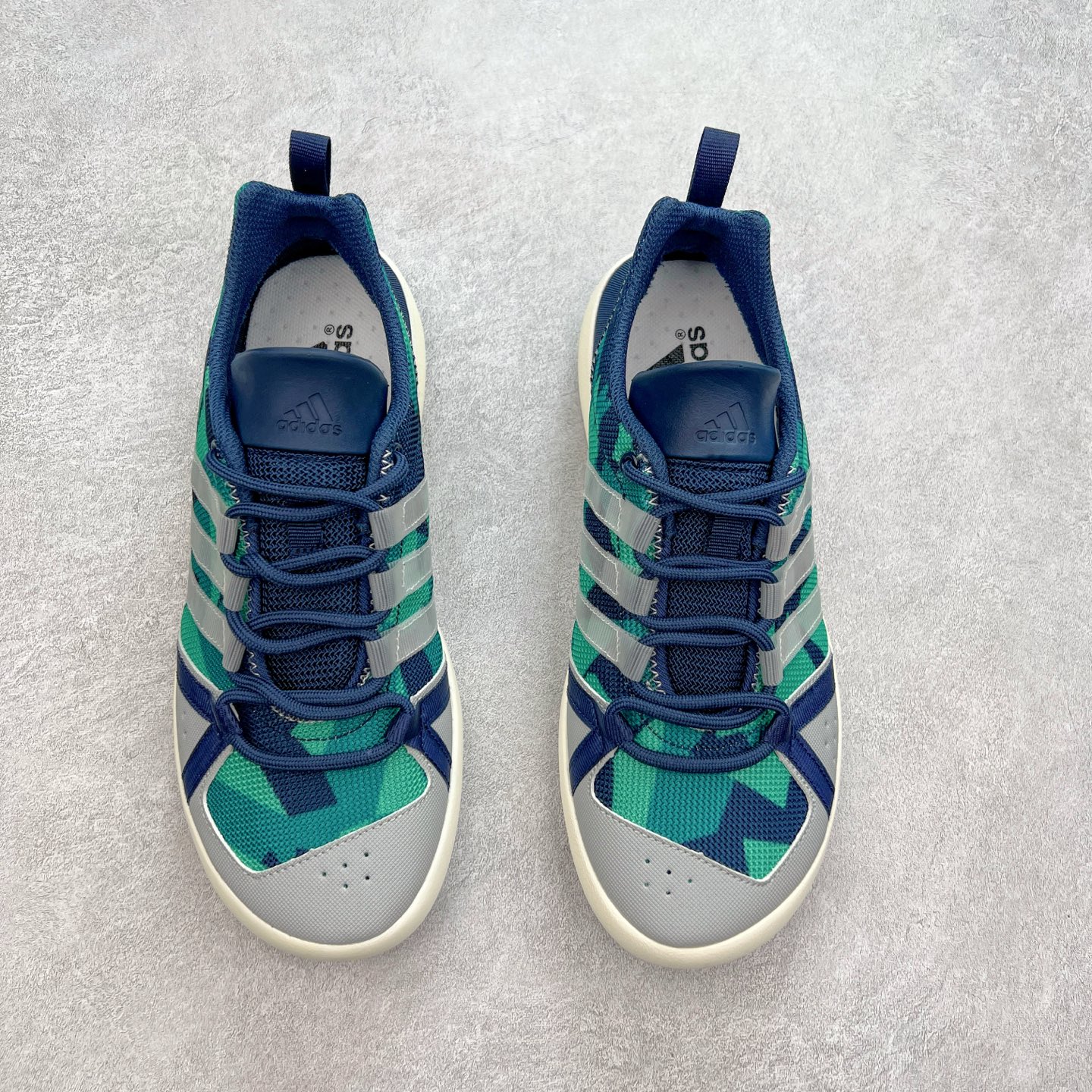 图片[2]-AD Terrex CC Boat 运动溯溪鞋户外涉水鞋 在夏日保持舒爽 采用舒适网材鞋面 MD大底 旨在伴你在湿滑表面也能轻松迈步 全新打孔设计 脚感舒适 力求让你在水边自在行走 尺码：36 36.5 37.5 38 38.5 39 40 40.5 41 42 42.5 43 44 44.5 45-选品中心