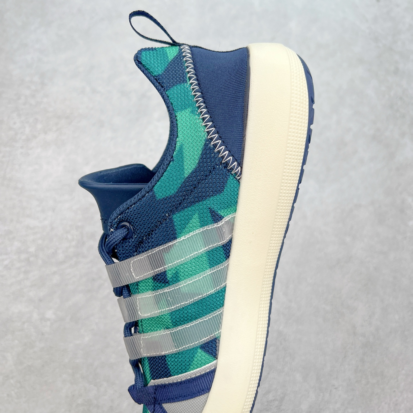 图片[7]-AD Terrex CC Boat 运动溯溪鞋户外涉水鞋 在夏日保持舒爽 采用舒适网材鞋面 MD大底 旨在伴你在湿滑表面也能轻松迈步 全新打孔设计 脚感舒适 力求让你在水边自在行走 尺码：36 36.5 37.5 38 38.5 39 40 40.5 41 42 42.5 43 44 44.5 45-选品中心