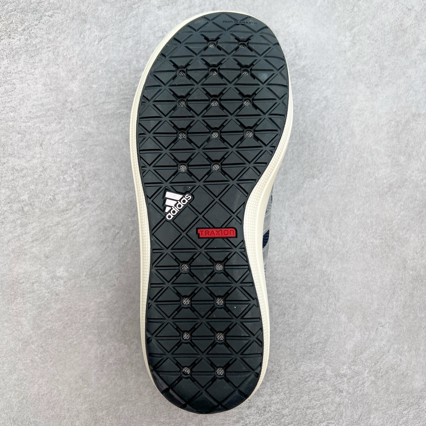 图片[9]-AD Terrex CC Boat 运动溯溪鞋户外涉水鞋 在夏日保持舒爽 采用舒适网材鞋面 MD大底 旨在伴你在湿滑表面也能轻松迈步 全新打孔设计 脚感舒适 力求让你在水边自在行走 尺码：36 36.5 37.5 38 38.5 39 40 40.5 41 42 42.5 43 44 44.5 45-选品中心