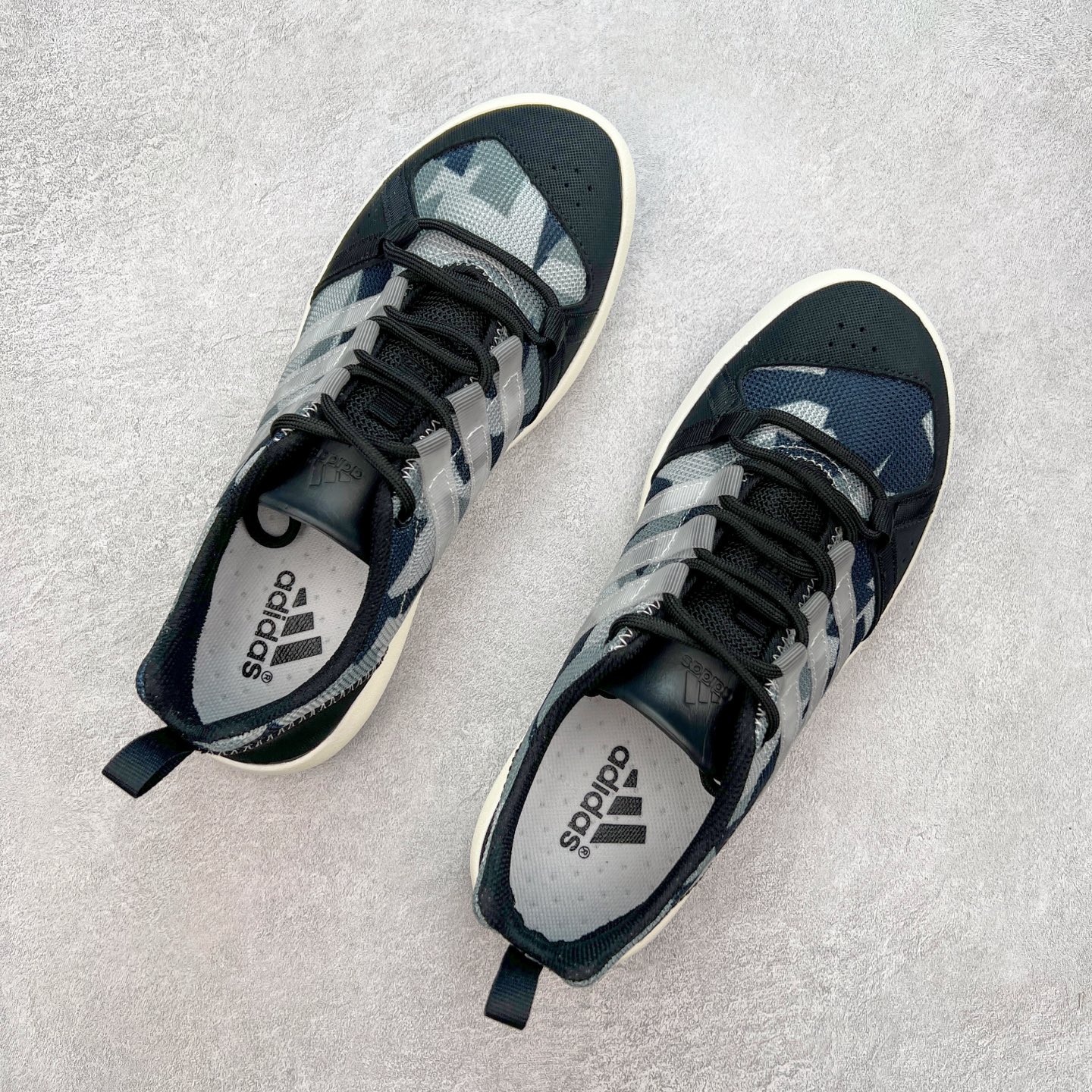 图片[3]-AD Terrex CC Boat 运动溯溪鞋户外涉水鞋 在夏日保持舒爽 采用舒适网材鞋面 MD大底 旨在伴你在湿滑表面也能轻松迈步 全新打孔设计 脚感舒适 力求让你在水边自在行走 尺码：36 36.5 37.5 38 38.5 39 40 40.5 41 42 42.5 43 44 44.5 45-选品中心