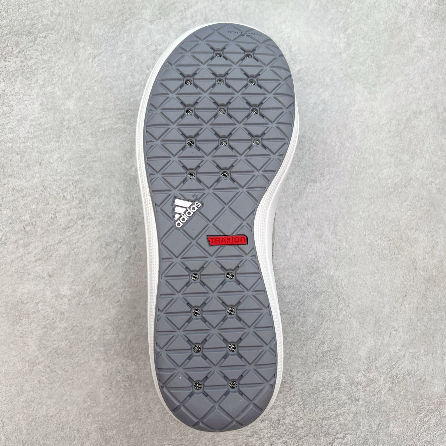 图片[9]-AD Terrex CC Boat 运动溯溪鞋户外涉水鞋 在夏日保持舒爽 采用舒适网材鞋面 MD大底 旨在伴你在湿滑表面也能轻松迈步 全新打孔设计 脚感舒适 力求让你在水边自在行走 尺码：36 36.5 37.5 38 38.5 39 40 40.5 41 42 42.5 43 44 44.5 45-选品中心