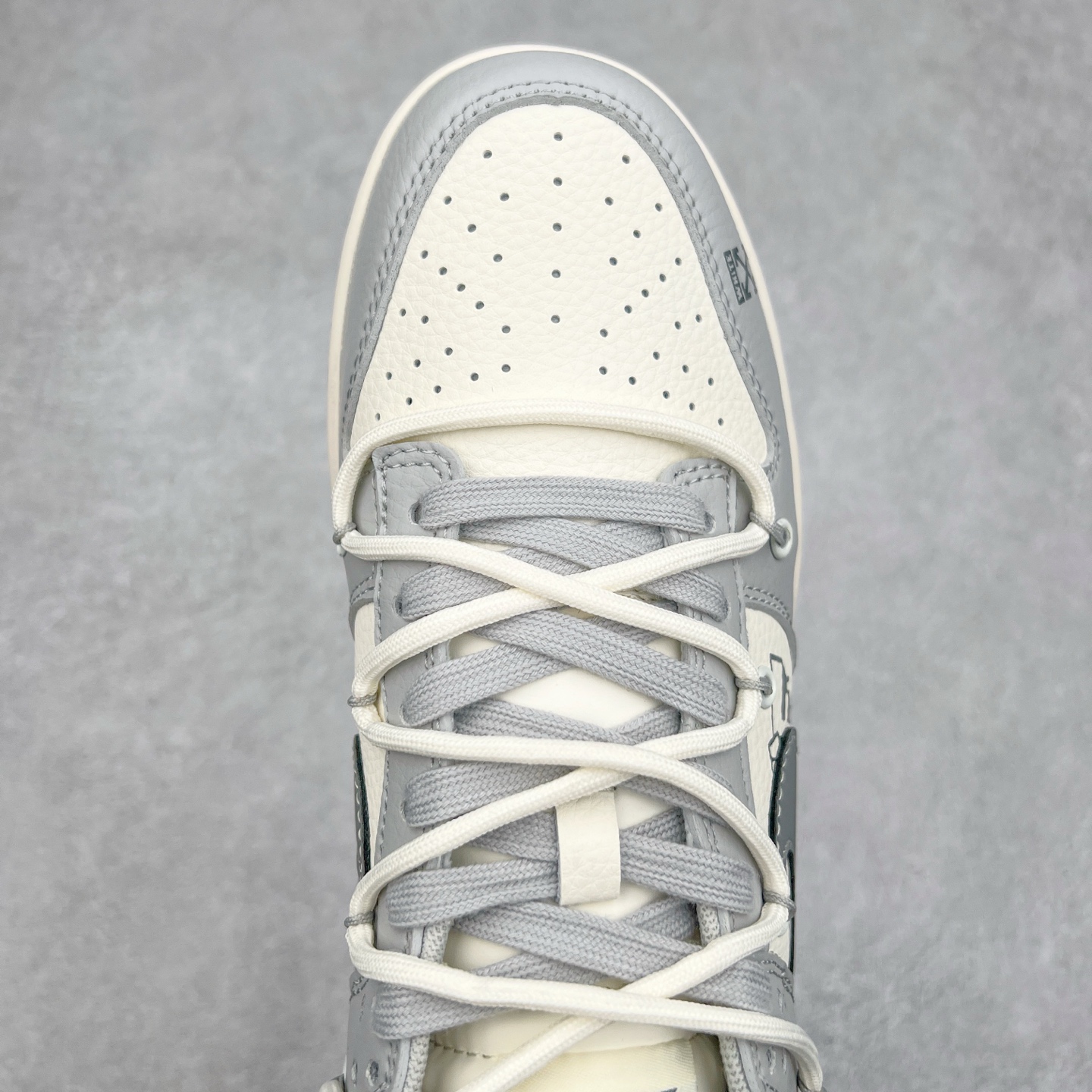 图片[4]-NK Dunk Low 定制配色 DM6868-078 大厂出品 极力推荐 原装头层材料 独家版型蒸餾加工帶來的是更好的视觉和脚感体验大厂纯原品质出货 清洁度 电绣工艺 皮料切割干净无任何毛边 细节完美 实拍调校N版已经零色差零失真 百分百还原实物色彩所见即所得 不存在货不对板色差等低级问题 选购参考实物拍摄 不混卖不参货 只用心做好货严格选品 承诺混一赔十 尺码：36 36.5 37.5 38 38.5 39 40 40.5 41 42 42.5 43 44 44.5 45-选品中心