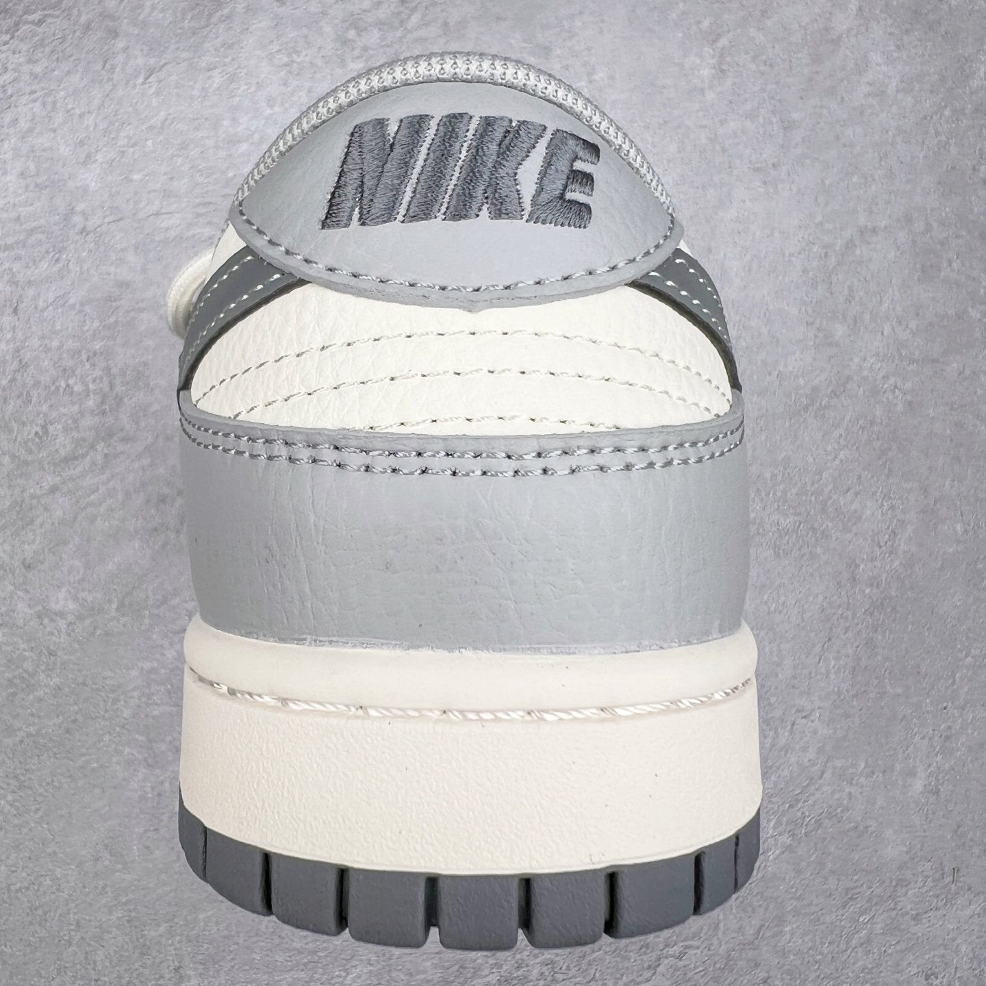 图片[8]-NK Dunk Low 定制配色 DM6868-078 大厂出品 极力推荐 原装头层材料 独家版型蒸餾加工帶來的是更好的视觉和脚感体验大厂纯原品质出货 清洁度 电绣工艺 皮料切割干净无任何毛边 细节完美 实拍调校N版已经零色差零失真 百分百还原实物色彩所见即所得 不存在货不对板色差等低级问题 选购参考实物拍摄 不混卖不参货 只用心做好货严格选品 承诺混一赔十 尺码：36 36.5 37.5 38 38.5 39 40 40.5 41 42 42.5 43 44 44.5 45-选品中心