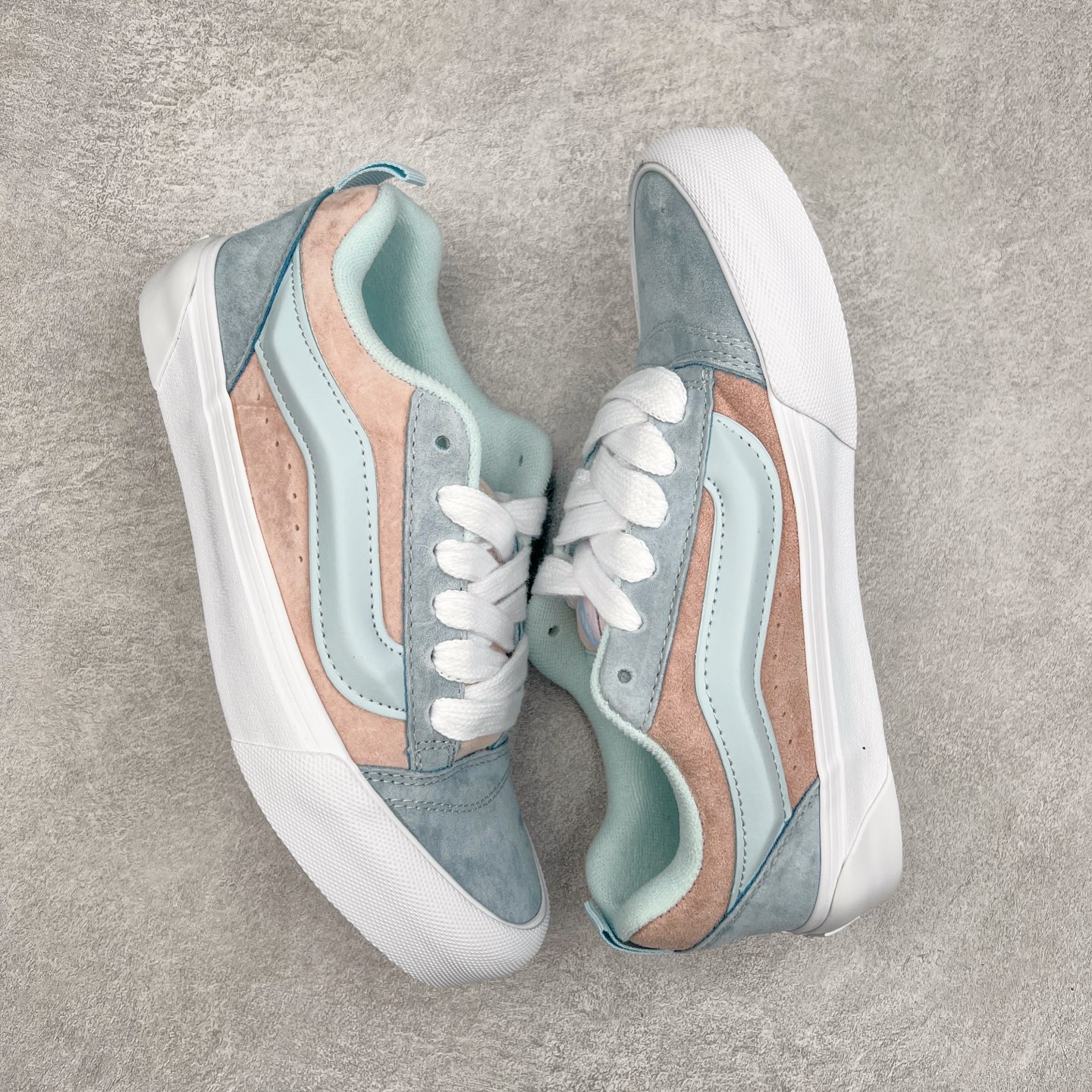 图片[3]-Vans Knu Skool 粉蓝 官方新款 复古休闲胖胖面包鞋 肥胖版大LOGO原版全皮猪八面料 尺码：35 36 36.5 37 38 38.5 39 40 40.5 41 42 42.5 43 44 工艺：硫化1：1（重量1：1、真标、原钢印、材质标、鞋型标、合格证）-选品中心