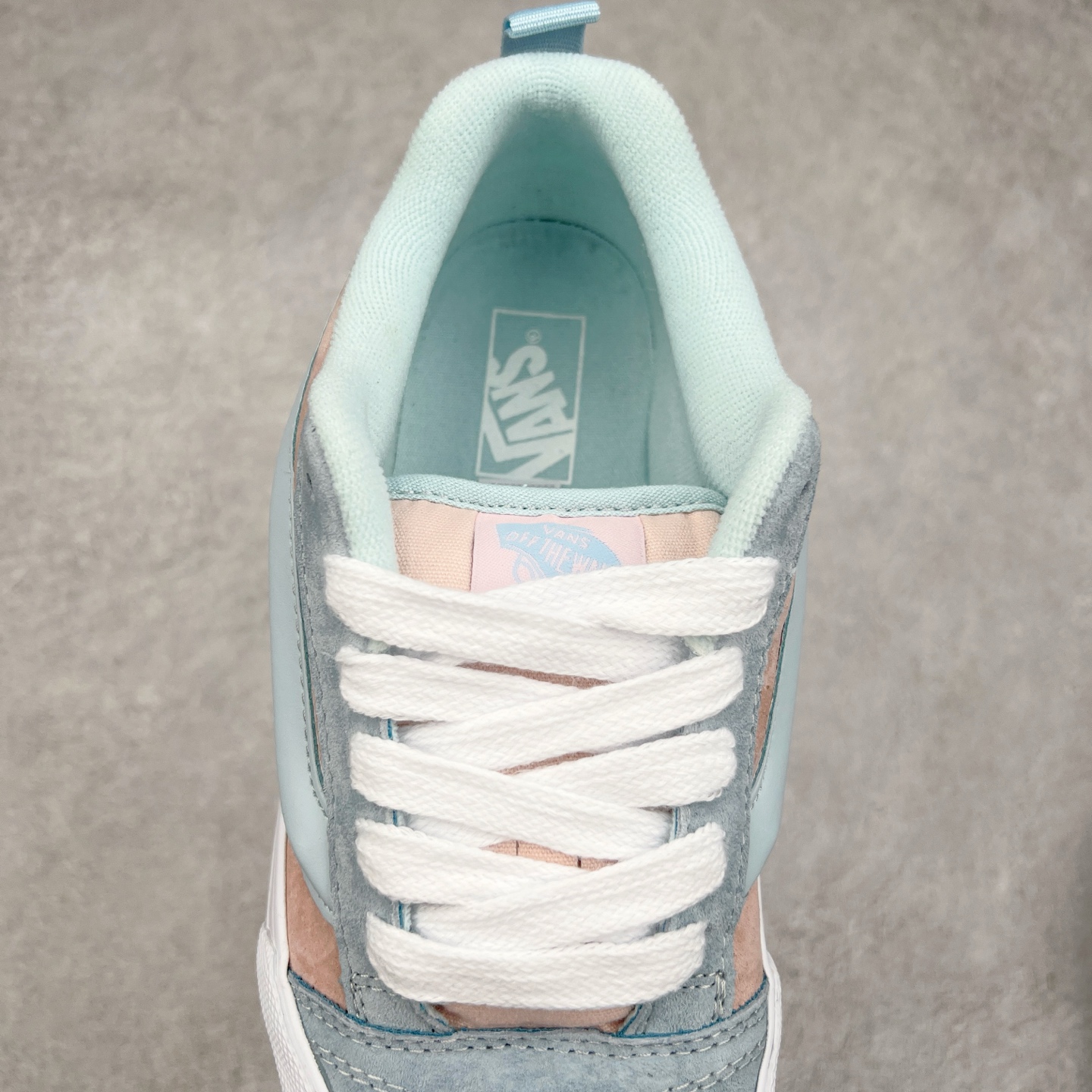 图片[5]-Vans Knu Skool 粉蓝 官方新款 复古休闲胖胖面包鞋 肥胖版大LOGO原版全皮猪八面料 尺码：35 36 36.5 37 38 38.5 39 40 40.5 41 42 42.5 43 44 工艺：硫化1：1（重量1：1、真标、原钢印、材质标、鞋型标、合格证）-选品中心