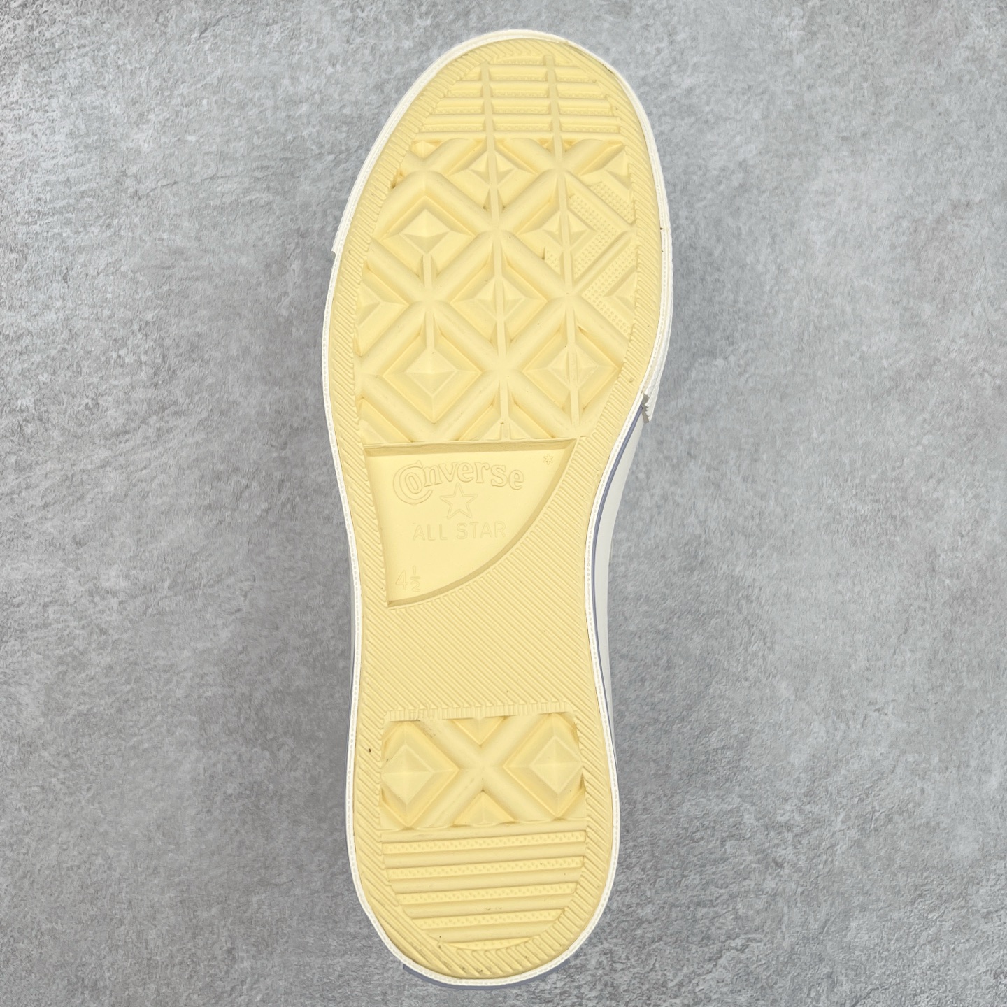 图片[9]-Converse Chuck 1970s SEASONAL 日月星辰 经典的1970s鞋型，米白色鞋面搭配日月星辰图案刺绣，粉紫配色符合夏日清爽搭配，将简约与潮流完美融合。 货号：A15750C 低帮 货号：A15749C 高帮 尺码：35-44（36.5 37.5 39.5 41.5 42.5）-选品中心