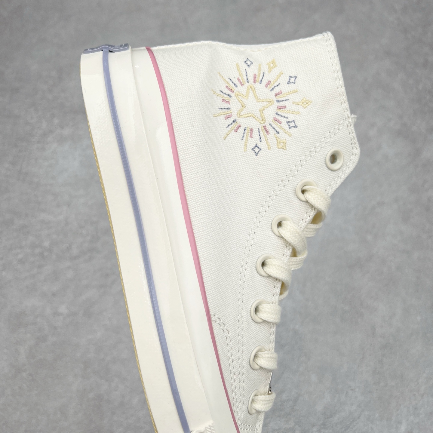 图片[6]-Converse Chuck 1970s SEASONAL 日月星辰 经典的1970s鞋型，米白色鞋面搭配日月星辰图案刺绣，粉紫配色符合夏日清爽搭配，将简约与潮流完美融合。 货号：A15750C 低帮 货号：A15749C 高帮 尺码：35-44（36.5 37.5 39.5 41.5 42.5）-选品中心