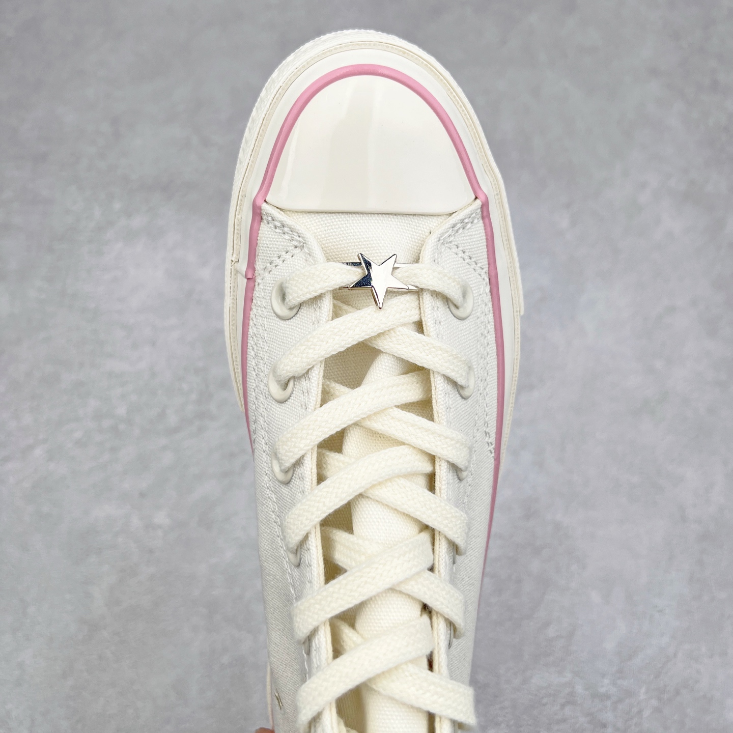 图片[4]-Converse Chuck 1970s SEASONAL 日月星辰 经典的1970s鞋型，米白色鞋面搭配日月星辰图案刺绣，粉紫配色符合夏日清爽搭配，将简约与潮流完美融合。 货号：A15750C 低帮 货号：A15749C 高帮 尺码：35-44（36.5 37.5 39.5 41.5 42.5）-选品中心
