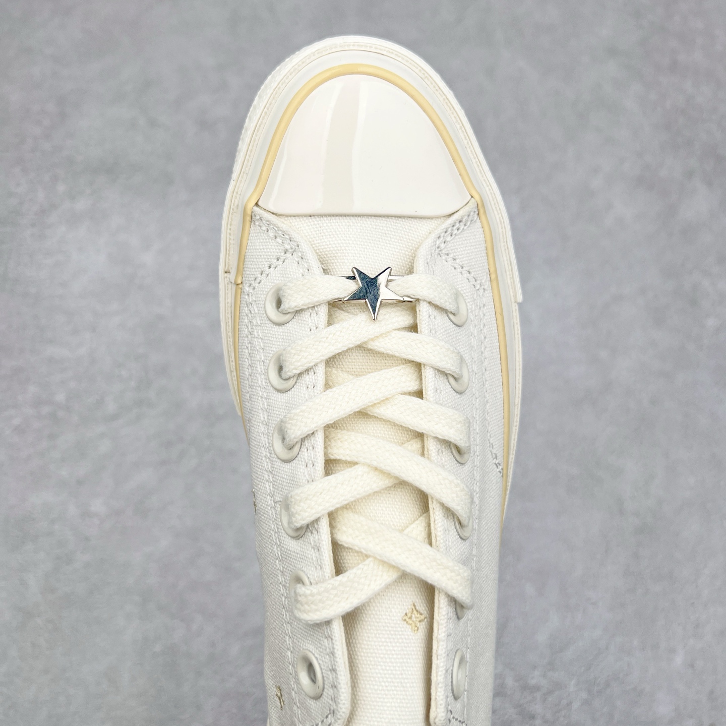 图片[4]-Converse Chuck 1970s SEASONAL 日月星辰 经典的1970s鞋型，米白色鞋面搭配日月星辰图案刺绣，粉紫配色符合夏日清爽搭配，将简约与潮流完美融合。 货号：A15750C 低帮 货号：A15749C 高帮 尺码：35-44（36.5 37.5 39.5 41.5 42.5）-选品中心