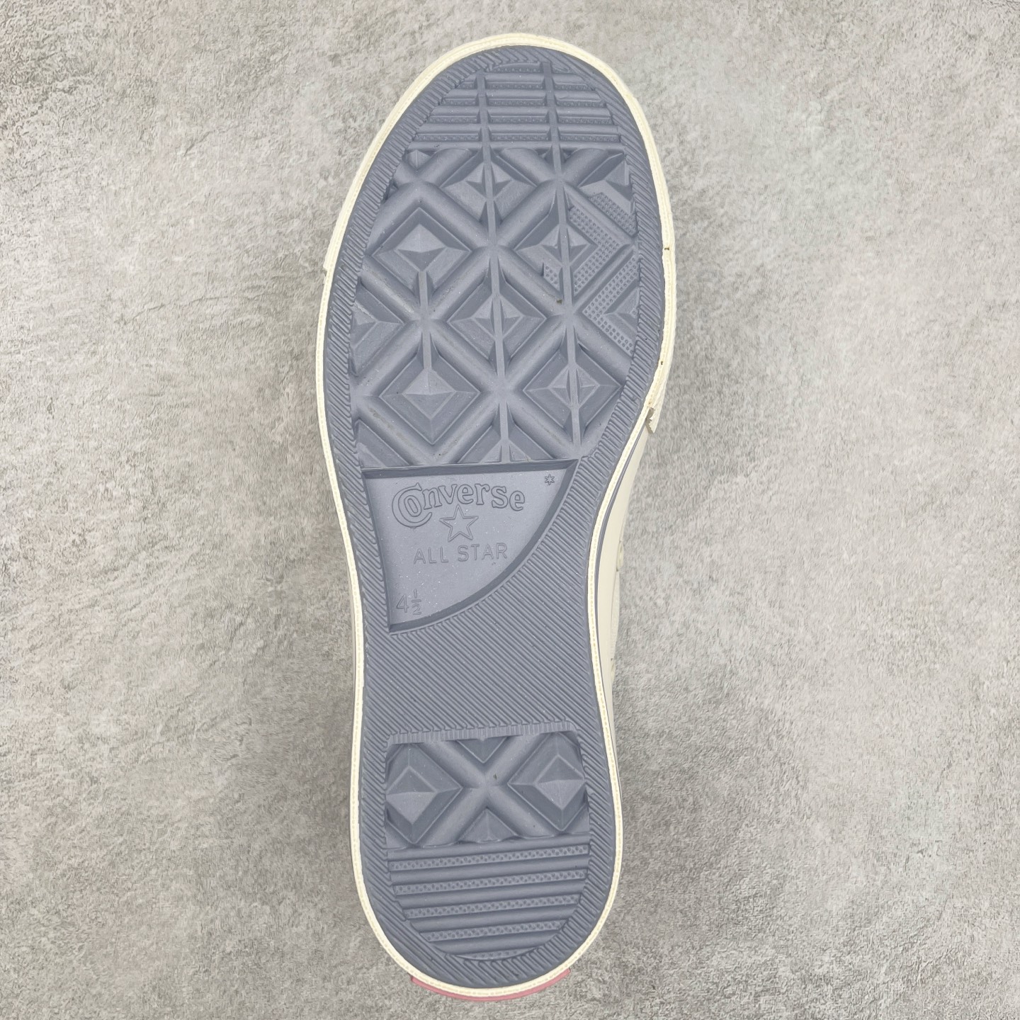 图片[8]-Converse Chuck 1970s SEASONAL 日月星辰 经典的1970s鞋型，米白色鞋面搭配日月星辰图案刺绣，粉紫配色符合夏日清爽搭配，将简约与潮流完美融合。 货号：A15750C 低帮 货号：A15749C 高帮 尺码：35-44（36.5 37.5 39.5 41.5 42.5）-选品中心