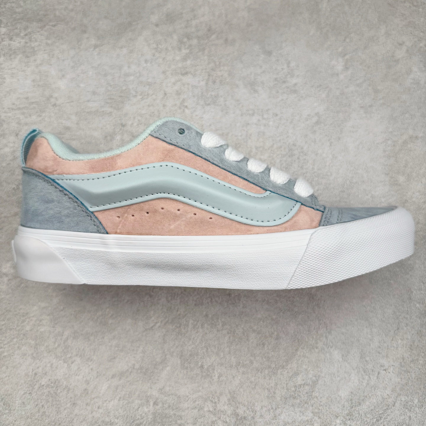 Vans Knu Skool 粉蓝 官方新款 复古休闲胖胖面包鞋 肥胖版大LOGO原版全皮猪八面料 尺码:35 36 36.5 37 38 38.5 39 40 40.5 41 42 42.5 43 44 工艺:硫化1:1(重量1:1、真标、原钢印、材质标、鞋型标、合格证)-选品中心