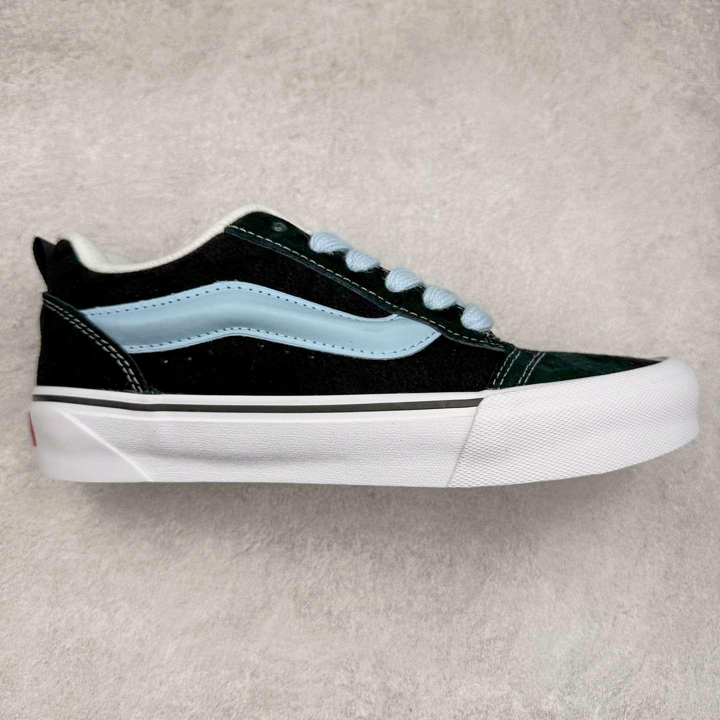 Vans Knu Skool 黑蓝 官方新款 复古休闲胖胖面包鞋 肥胖版大LOGO原版全皮猪八面料 尺码：35 36 36.5 37 38 38.5 39 40 40.5 41 42 42.5 43 44 工艺：硫化1：1（重量1：1、真标、原钢印、材质标、鞋型标、合格证）-选品中心