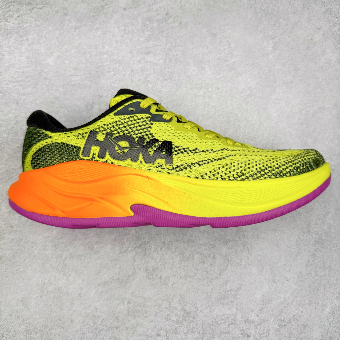 HOKA ONE ONE RINCON 4 舒适防滑耐磨低帮休闲跑步鞋 Rincon 4 是一款日常训练用的跑步鞋，踩上去的感觉很结实。它适合中短距离跑步，但如果您习惯于稍硬的感觉，也可以用于长距离跑步。但它的速度不够快，不能作为速度训练鞋，也不够柔软，不能作为恢复训练鞋，日常里程跑才是它的优势所在。如果您想尝试 Hoka 跑鞋，又想享受极具竞争力的价格，那就试试这款鞋吧。尺码：36 36.5 37.5 38 38.5 39 40 40.5 41 42 42.5 43 44 44.5 45-选品中心