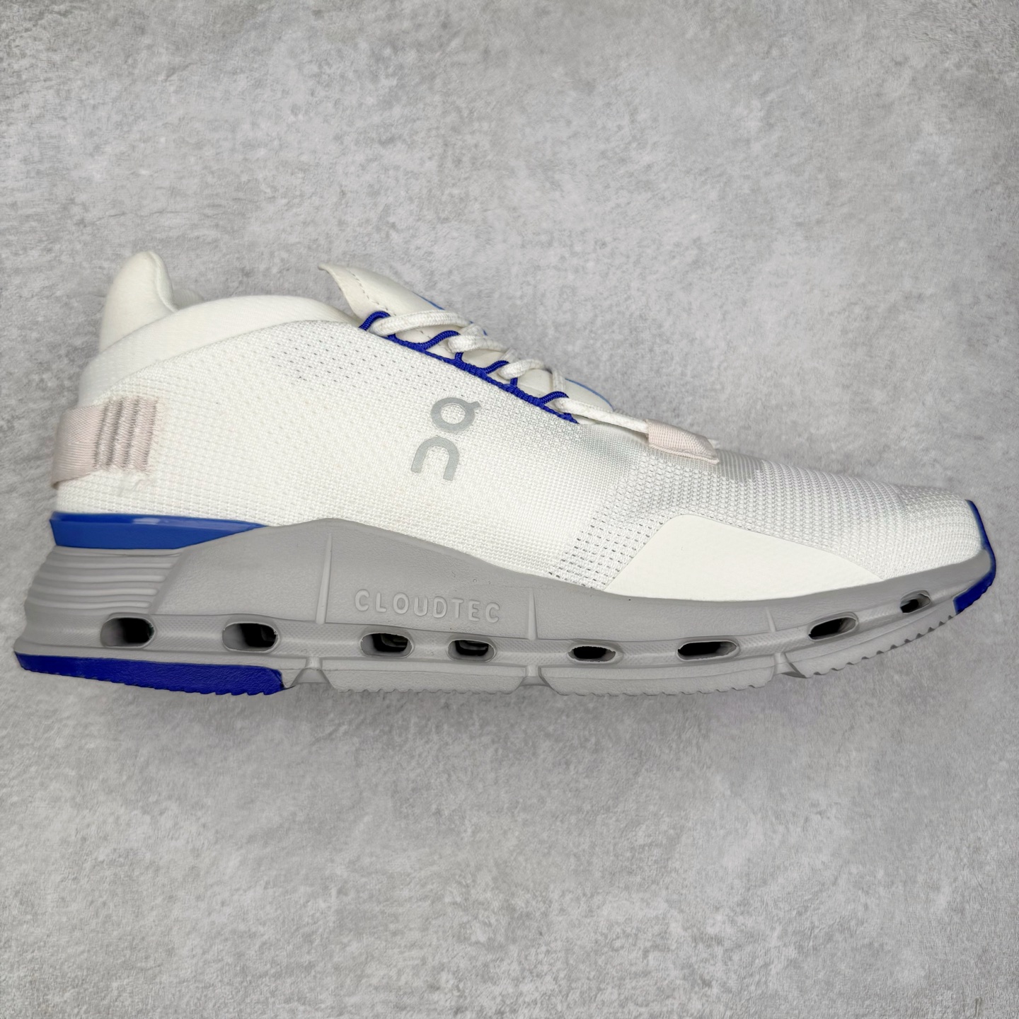 图片[9]-On昂跑 Cloudnova 轻量舒适织物回弹减震透气轻便耐磨防滑低帮休闲跑步鞋 昂跑运动品牌 开创于2010年 缓震着陆、强效回弹、轻柔质感的设计构思始终是ON研制关键 与此同时基于“为全球提供革新性的跑步感受”信念 陆续推出了多款跑鞋及其以专业运动人体跑步工程学为设计关键的功能性跑步服饰设备 让跑者不费力气地畅快畅跑 尺码：36 36.5 37.5 38 38.5 39 40 40.5 41 42 42.5 43 44 44.5 45-选品中心