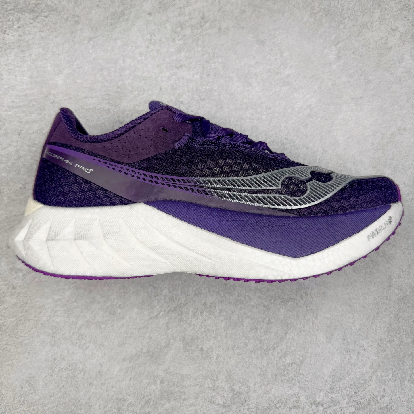 Saucony Endorphin Pro 4 索康尼舒适时尚Y2K复古跑鞋透气支撑平衡低帮跑步鞋 Saucony(索康尼)是创建于1898年的百年跑步运动品牌,专注于跑步装备的设计、研发和制造,追求跑鞋的极致舒适,让跑者感受愉悦体验,不断突破,创造更多的人生可能性。尺码:36 36.5 37.5 38 38.5 39 40 40.5 41 42 42.5 43 44 44.5 45-选品中心