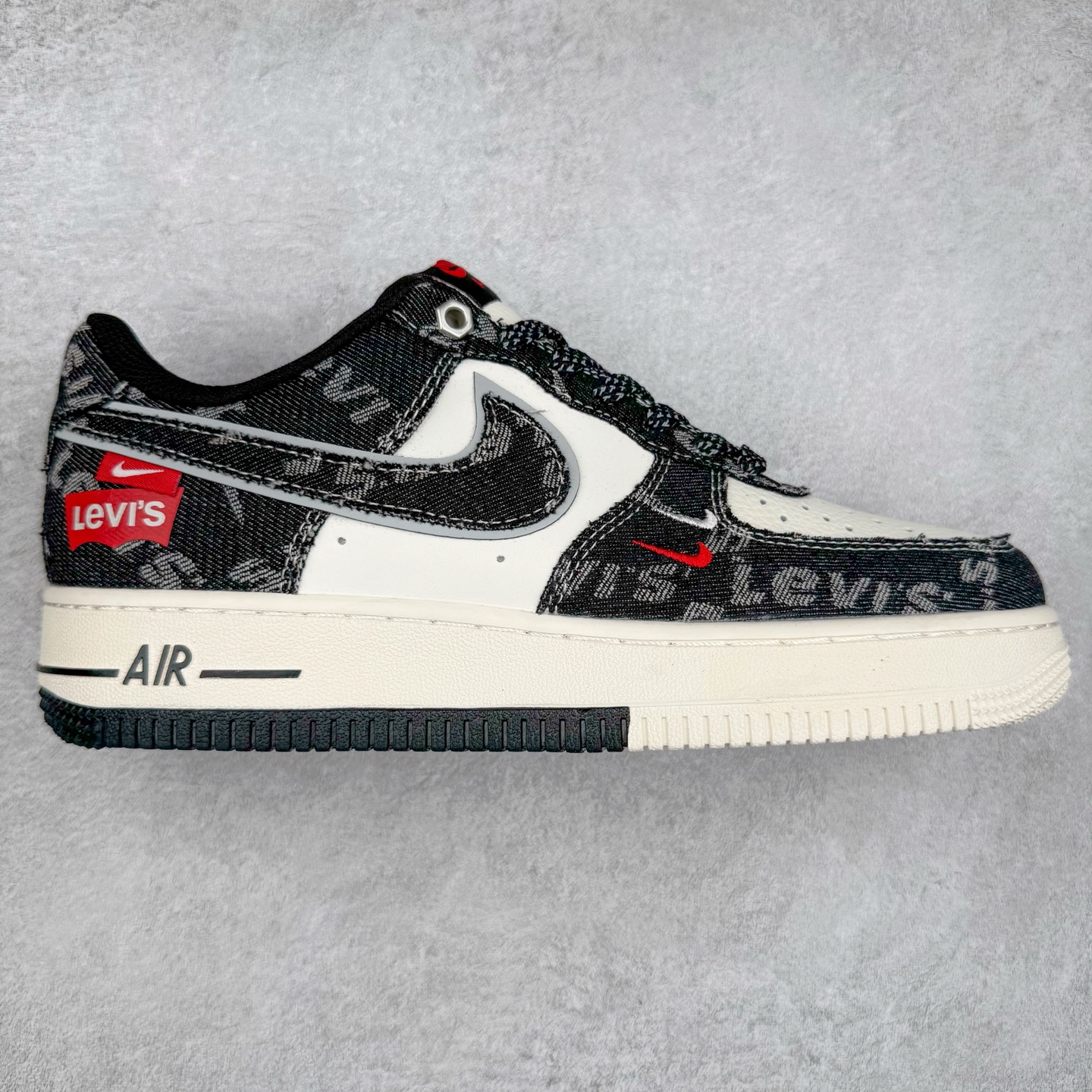 NK Air Force 1´07 Low 空军一号低帮百搭休闲运动板鞋 YX5066-312 柔软、弹性十足的缓震性能和出色的中底设计 横跨复古与现代的外型结合 造就出风靡全球 三十多年的Force 1 直到今天还深受青睐 实拍调校N版已经零色差零失真 百分百还原实物色彩所见即所得 不存在货不对板色差等低级问题 选购参考实物拍摄 不混卖不参货 只用心做好货严格选品 承诺混一赔十 尺码：36 36.5 37.5 38 38.5 39 40 40.5 41 42 42.5 43 44 44.5 45-选品中心