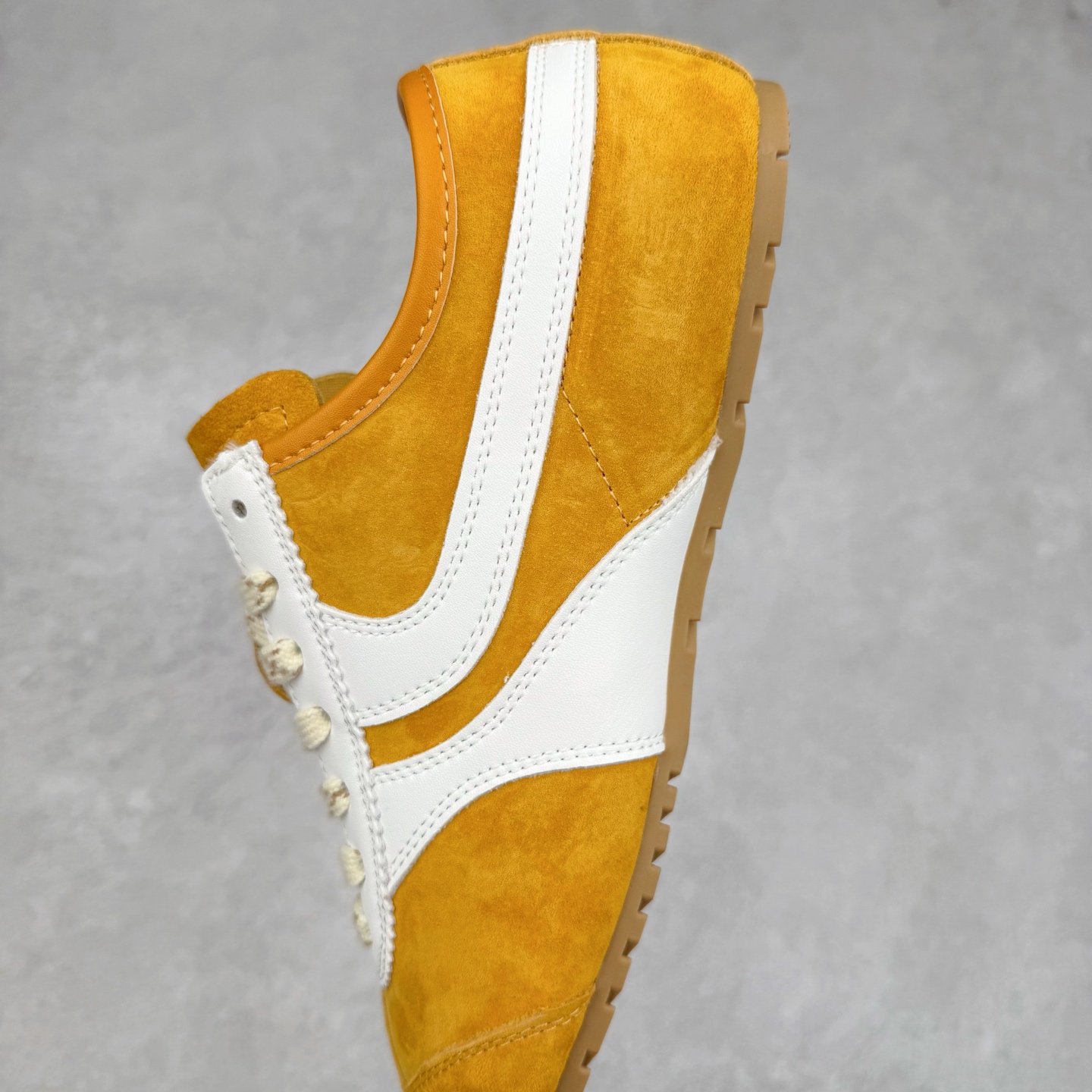 图片[7]-GG-CC阿甘德训鞋2.0系列复古风芭蕾舞鞋GGCC薄底百搭休闲运动鞋系列 广东大厂品质 25ss春季新款 全手工拉帮工艺成型 反绒牛皮革拼接头层皮饰片鞋面材质 鞋身原装高密度防刮尼龙面料,极好柔软效果 双春日踏青舒适度和少女感 德训鞋界的白月光🌙 长时间走路和站立都不累脚 不管怎么搭配都好看 尺码：35 36 37 38 39 40-选品中心