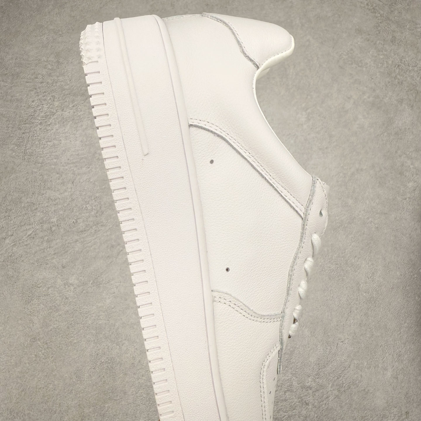 图片[6]-GG-CC Chunky Low 低帮复古休闲运动板鞋 广东大厂品质 采用优质头层牛皮鞋面材质全手工拉帮工艺成型 穿上它腿部线条直接拉满 搭配牛仔裤、裙子还是运动装都能轻松驾驭各种风格，它是真的百搭! GGCC高档银盒 大长腿既视感轻松拿捏 长时间走路和站立都不累脚 不管怎么搭配都好看 尺码：35 36 37 38 39 40-选品中心