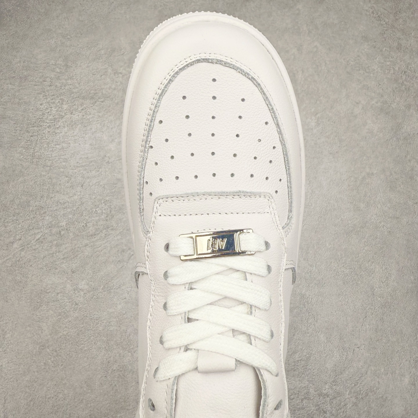 图片[4]-GG-CC Chunky Low 低帮复古休闲运动板鞋 广东大厂品质 采用优质头层牛皮鞋面材质全手工拉帮工艺成型 穿上它腿部线条直接拉满 搭配牛仔裤、裙子还是运动装都能轻松驾驭各种风格，它是真的百搭! GGCC高档银盒 大长腿既视感轻松拿捏 长时间走路和站立都不累脚 不管怎么搭配都好看 尺码：35 36 37 38 39 40-选品中心