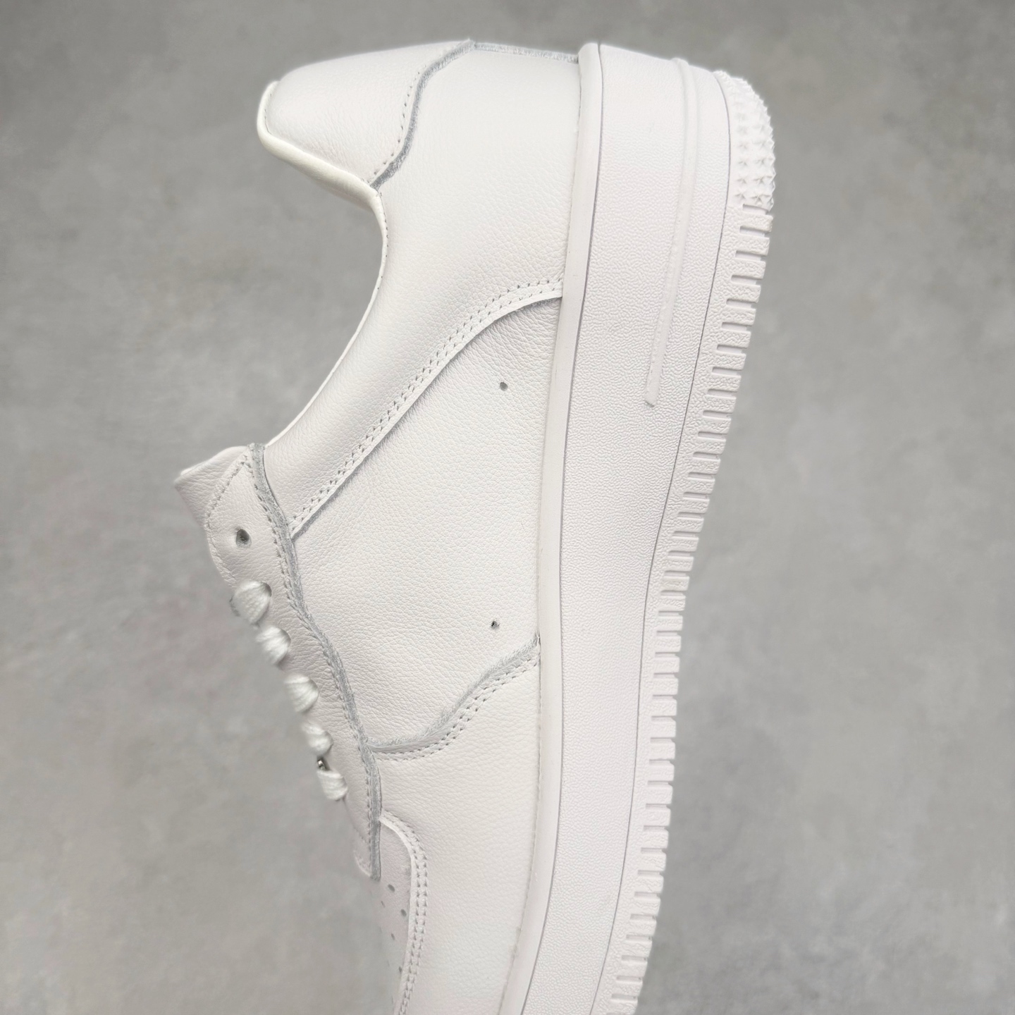 图片[7]-GG-CC Chunky Low 低帮复古休闲运动板鞋 广东大厂品质 采用优质头层牛皮鞋面材质全手工拉帮工艺成型 穿上它腿部线条直接拉满 搭配牛仔裤、裙子还是运动装都能轻松驾驭各种风格，它是真的百搭! GGCC高档银盒 大长腿既视感轻松拿捏 长时间走路和站立都不累脚 不管怎么搭配都好看 尺码：35 36 37 38 39 40-选品中心