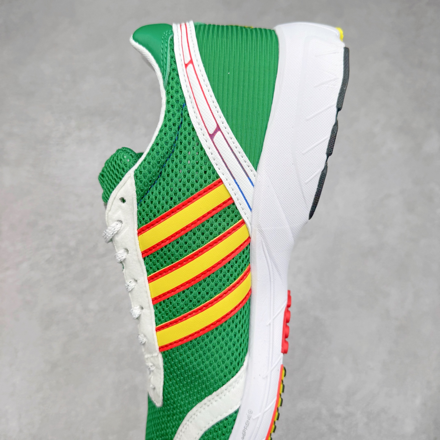 图片[7]-BAD BUNNY x AD Originals ADIZERO SL 72 联名柔软舒适防滑耐磨低帮生活休闲鞋 JI0494此番 Bad Bunny 和 adidas 以 Adizero SL 72 为蓝本，推出 3 款不同配色，设计灵感汲取自复古跑鞋 SL 72 ，将经典元素与现代风尚相融合，打造出别具一格的鞋履。鞋面采用多层次叠加设计，很有层次感，吸引人。选用华夫格网、绒面革、皮革和灯芯绒等优质材料。鞋身上的 “ Para Bad Bunny ”中足标识与双阿迪达斯标志，彰显了双方的合作身份。搭载 Adizero 泡棉中底，确保卓越的舒适性与性能表现。尺码：36 36.5 37.5 38 38.5 39 40 40.5 41 42 42.5 43 44 44.5 45-选品中心