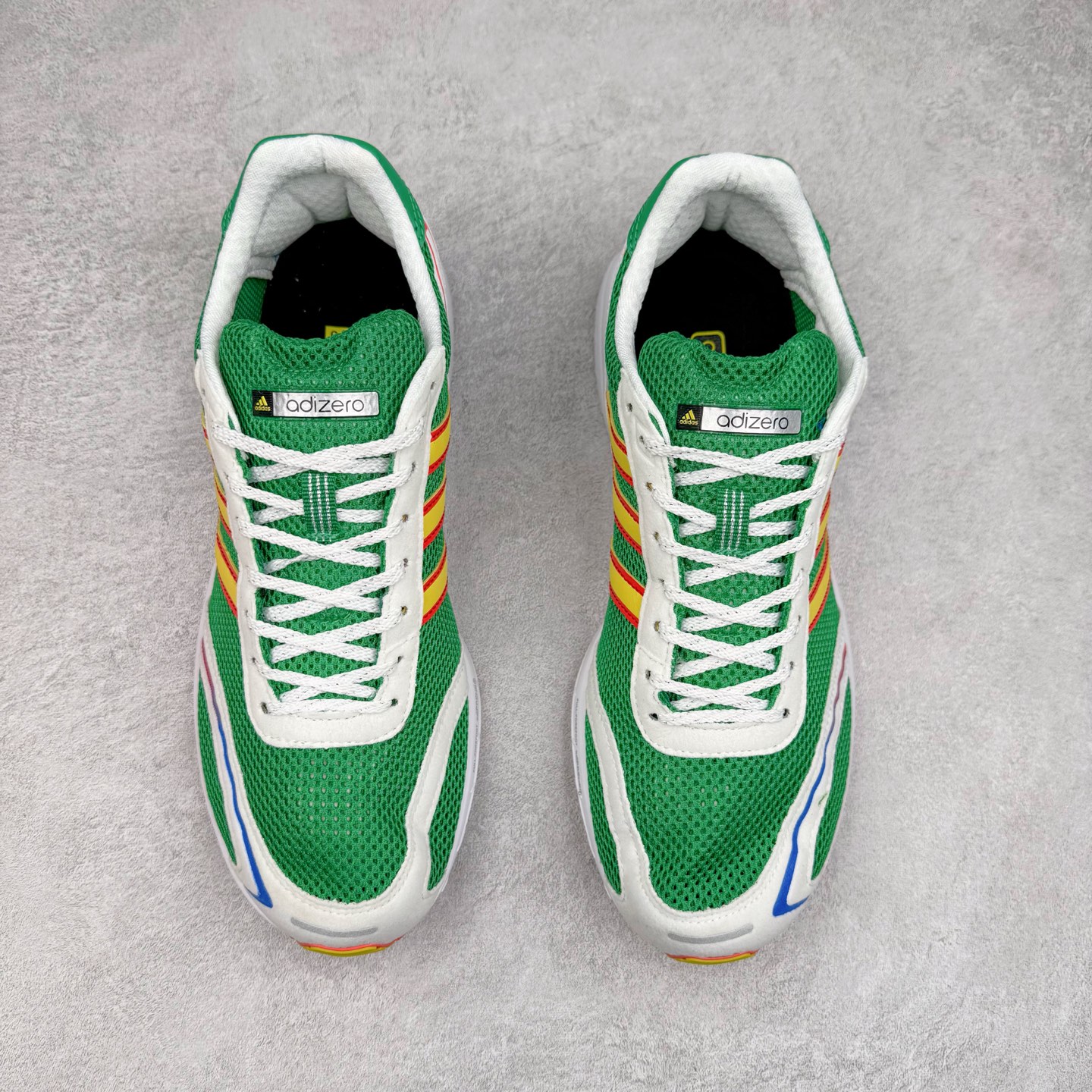 图片[2]-BAD BUNNY x AD Originals ADIZERO SL 72 联名柔软舒适防滑耐磨低帮生活休闲鞋 JI0494此番 Bad Bunny 和 adidas 以 Adizero SL 72 为蓝本，推出 3 款不同配色，设计灵感汲取自复古跑鞋 SL 72 ，将经典元素与现代风尚相融合，打造出别具一格的鞋履。鞋面采用多层次叠加设计，很有层次感，吸引人。选用华夫格网、绒面革、皮革和灯芯绒等优质材料。鞋身上的 “ Para Bad Bunny ”中足标识与双阿迪达斯标志，彰显了双方的合作身份。搭载 Adizero 泡棉中底，确保卓越的舒适性与性能表现。尺码：36 36.5 37.5 38 38.5 39 40 40.5 41 42 42.5 43 44 44.5 45-选品中心