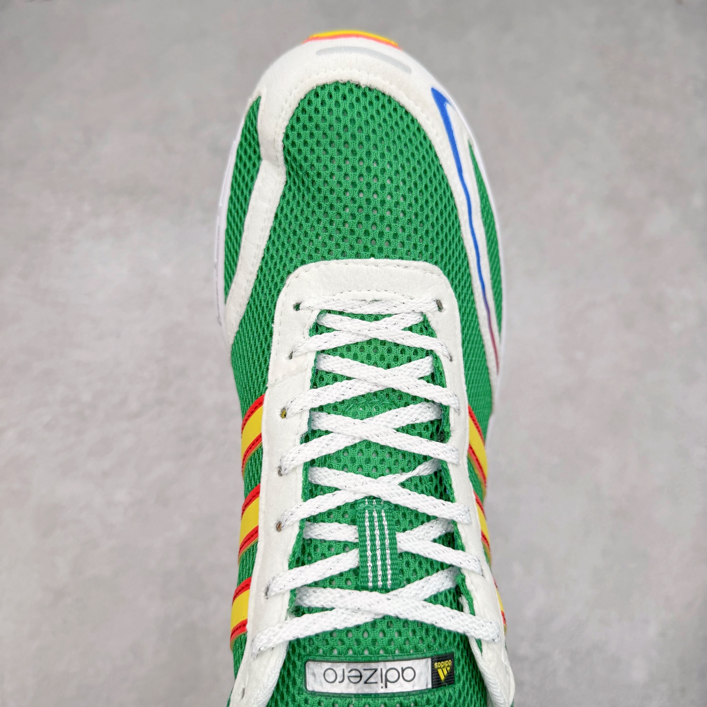 图片[4]-BAD BUNNY x AD Originals ADIZERO SL 72 联名柔软舒适防滑耐磨低帮生活休闲鞋 JI0494此番 Bad Bunny 和 adidas 以 Adizero SL 72 为蓝本，推出 3 款不同配色，设计灵感汲取自复古跑鞋 SL 72 ，将经典元素与现代风尚相融合，打造出别具一格的鞋履。鞋面采用多层次叠加设计，很有层次感，吸引人。选用华夫格网、绒面革、皮革和灯芯绒等优质材料。鞋身上的 “ Para Bad Bunny ”中足标识与双阿迪达斯标志，彰显了双方的合作身份。搭载 Adizero 泡棉中底，确保卓越的舒适性与性能表现。尺码：36 36.5 37.5 38 38.5 39 40 40.5 41 42 42.5 43 44 44.5 45-选品中心