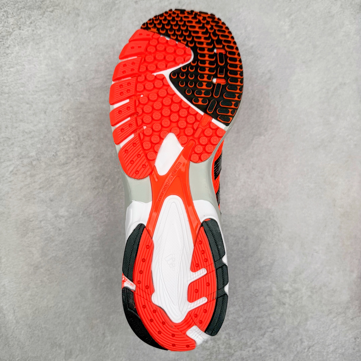 图片[9]-BAD BUNNY x AD Originals ADIZERO SL 72 联名柔软舒适防滑耐磨低帮生活休闲鞋 IH0971 此番 Bad Bunny 和 adidas 以 Adizero SL 72 为蓝本，推出 3 款不同配色，设计灵感汲取自复古跑鞋 SL 72 ，将经典元素与现代风尚相融合，打造出别具一格的鞋履。鞋面采用多层次叠加设计，很有层次感，吸引人。选用华夫格网、绒面革、皮革和灯芯绒等优质材料。鞋身上的 “ Para Bad Bunny ”中足标识与双阿迪达斯标志，彰显了双方的合作身份。搭载 Adizero 泡棉中底，确保卓越的舒适性与性能表现。尺码：36 36.5 37.5 38 38.5 39 40 40.5 41 42 42.5 43 44 44.5 45-选品中心