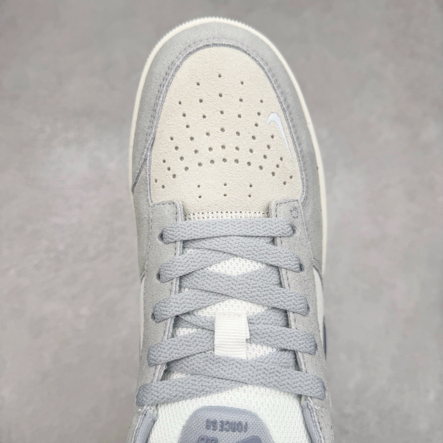 图片[4]-NK SB Force 58 空军58系列低帮休闲运动滑板板鞋 IH0636-141 鞋面由帆布和麂皮拼接 层次感丰富 搭配硫化外底 耐磨耐穿 鞋舌及中底后跟处饰有SB Logo 表明鞋款身份 采用包边设计 经久耐穿 硫化结构则有效提升灵活性 穿上这款全新推出的创意力作 助你耀动街头 尺码：36 36.5 37.5 38 38.5 39 40 40.5 41 42 42.5 43 44 45-选品中心