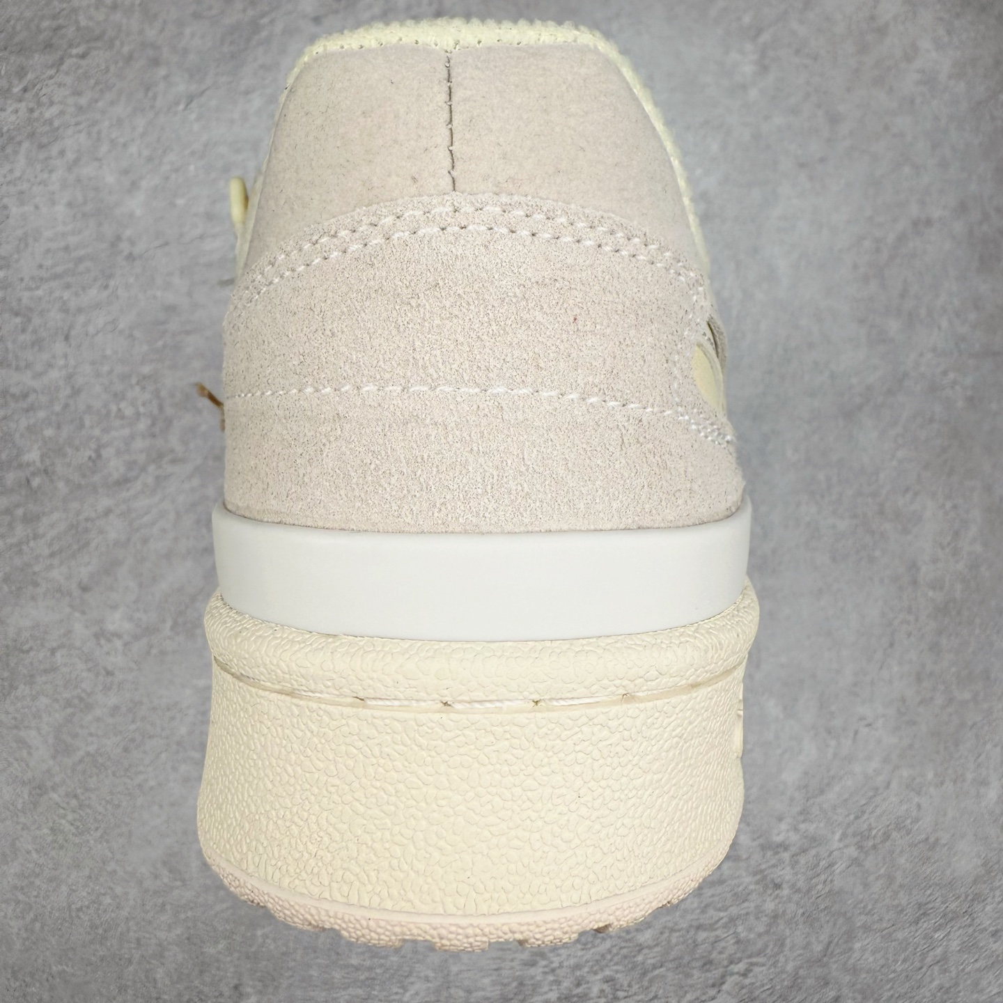 图片[8]-AD Forum 84 Low OG 低帮百搭潮流休闲运动板鞋 以复古篮球鞋的外形为基础 采用皮革拼接 简约百搭 更加贴合舒适 中底内侧网格造型起到点睛之笔 外底橡胶 更显复古 尺码：36 36.5 37.5 38 38.5 39 40 40.5 41 42 42.5 43 44 44.5 45-选品中心