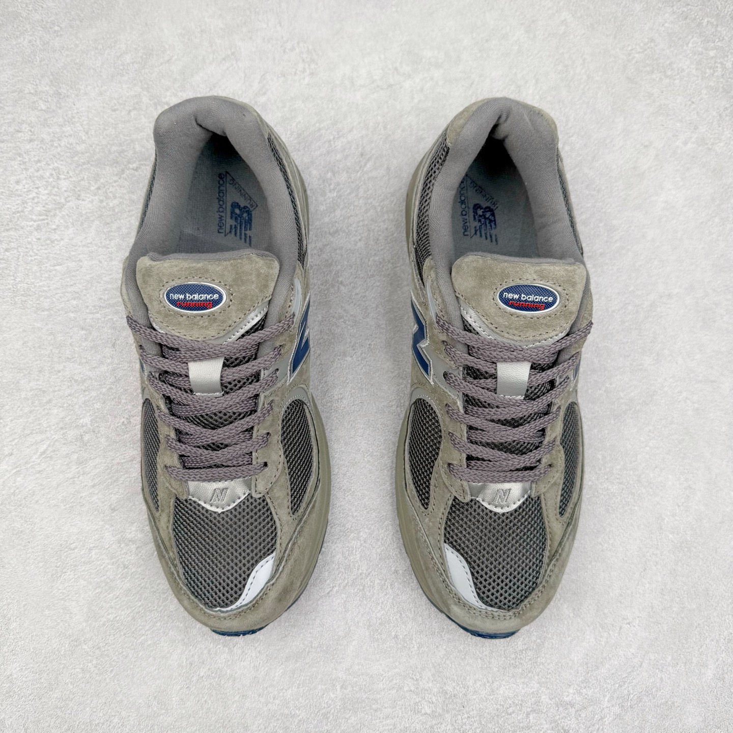 图片[2]-＃特价福利 New Balance NB2002系列 男女休闲慢跑鞋 必备的时髦单品之一 最新出的2002R系列 这款延续了经典科技 升级版N-ERGY缓震物料机能与材质上脚太舒适了 鞋面的柔软麂皮搭配尼龙网布 特别透气而且还复古感 不管是搭配牛仔裤还工装裤都是百搭！小红书众多博主上脚推荐！实拍调校N版已经零色差零失真 百分百还原实物色彩所见即所得 不存在货不对板色差等低级问题 选购参考实物拍摄 不混卖不参货 只用心做好货严格选品 承诺混一赔十 尺码：36 36.5 37 37.5 38 38.5 39.5 40 40.5 41.5 42 42.5 43 44 45-选品中心