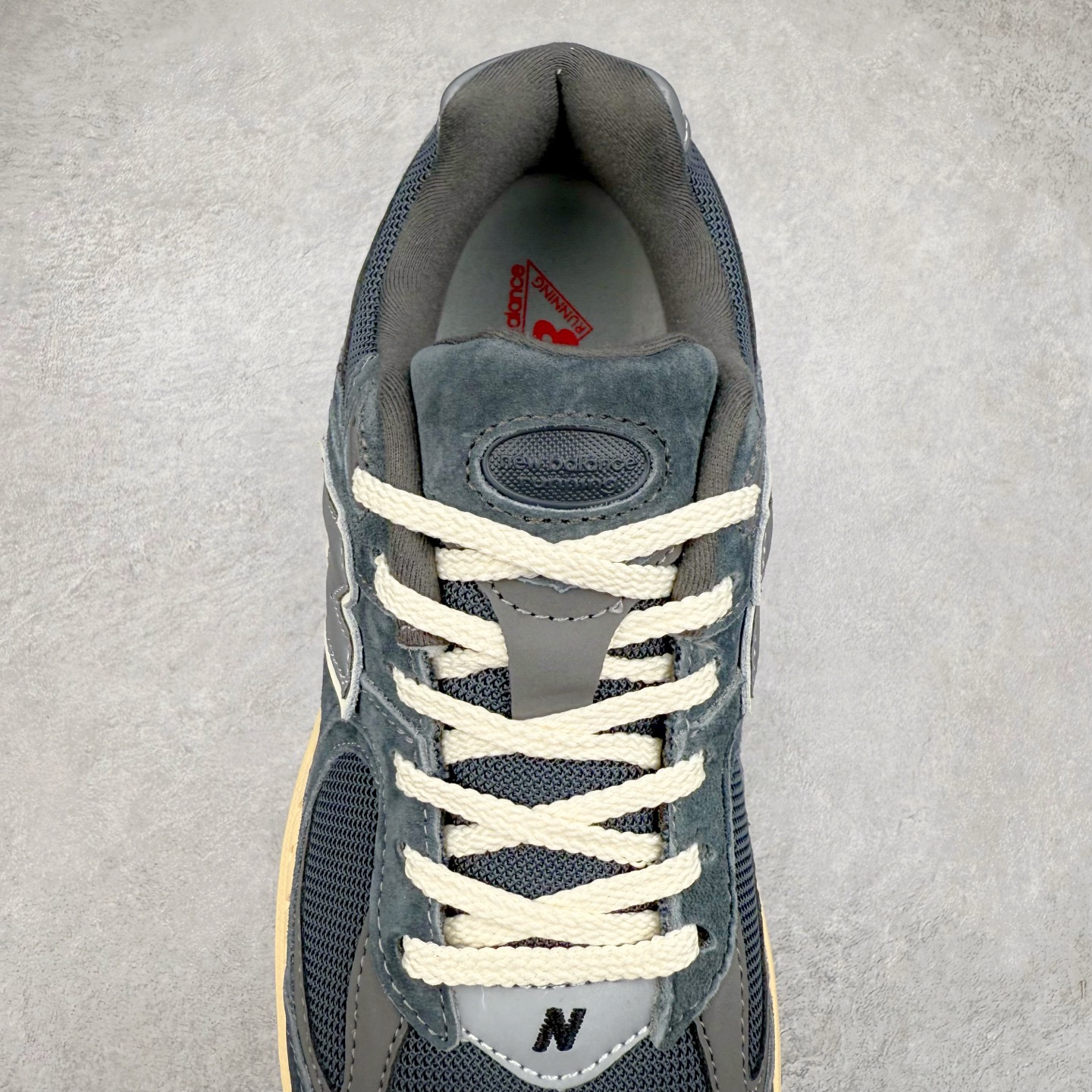 图片[5]-＃特价福利 New Balance NB2002系列 男女休闲慢跑鞋 必备的时髦单品之一 最新出的2002R系列 这款延续了经典科技 升级版N-ERGY缓震物料机能与材质上脚太舒适了 鞋面的柔软麂皮搭配尼龙网布 特别透气而且还复古感 不管是搭配牛仔裤还工装裤都是百搭！小红书众多博主上脚推荐！实拍调校N版已经零色差零失真 百分百还原实物色彩所见即所得 不存在货不对板色差等低级问题 选购参考实物拍摄 不混卖不参货 只用心做好货严格选品 承诺混一赔十 尺码：36 36.5 37 37.5 38 38.5 39.5 40 40.5 41.5 42 42.5 43 44 45-选品中心