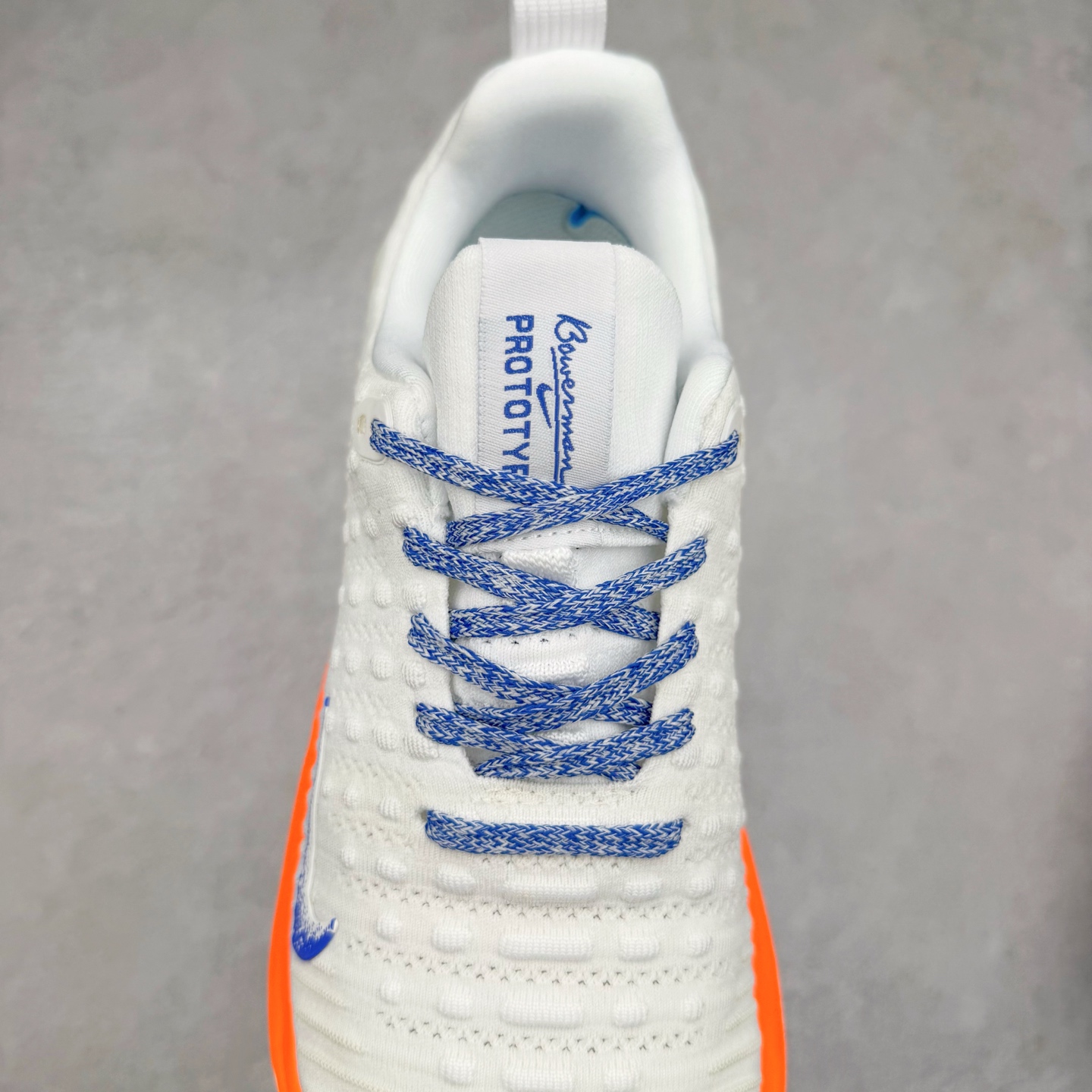 图片[5]-＃福利特价 NK ZoomX Invincible Run Flyknit FK4 不可战胜4代系列轻量飞织低帮休闲运动慢跑鞋 此鞋专为短跑运动员而生 是为 5 至 10 公里距离的赛事和训练打造 整体设计采用流线型的轻质工程网眼材质构成鞋面 并与其他 Running 旗舰鞋款同样搭载全脚掌 ZoomX 缓冲中底 搭配 Pebax 物料与橡胶外底 ZoomX StreakFly 首发配色以Prototype呈现 其灵感是来自开发期间的磨损测试 透过编号的标记与内侧的预期跑步距离突出研发过程 尺码：36 36.5 37.5 38 38.5 39 40 40.5 41 42 42.5 43 44 44.5 45-选品中心