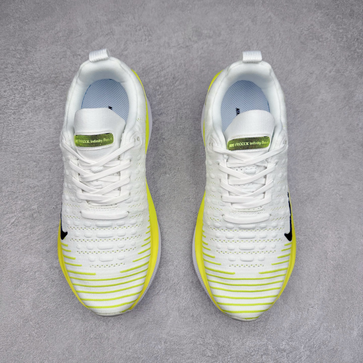 图片[2]-＃福利特价 NK ZoomX Invincible Run Flyknit FK4 不可战胜4代系列轻量飞织低帮休闲运动慢跑鞋 此鞋专为短跑运动员而生 是为 5 至 10 公里距离的赛事和训练打造 整体设计采用流线型的轻质工程网眼材质构成鞋面 并与其他 Running 旗舰鞋款同样搭载全脚掌 ZoomX 缓冲中底 搭配 Pebax 物料与橡胶外底 ZoomX StreakFly 首发配色以Prototype呈现 其灵感是来自开发期间的磨损测试 透过编号的标记与内侧的预期跑步距离突出研发过程 尺码：36 36.5 37.5 38 38.5 39 40 40.5 41 42 42.5 43 44 44.5 45-选品中心