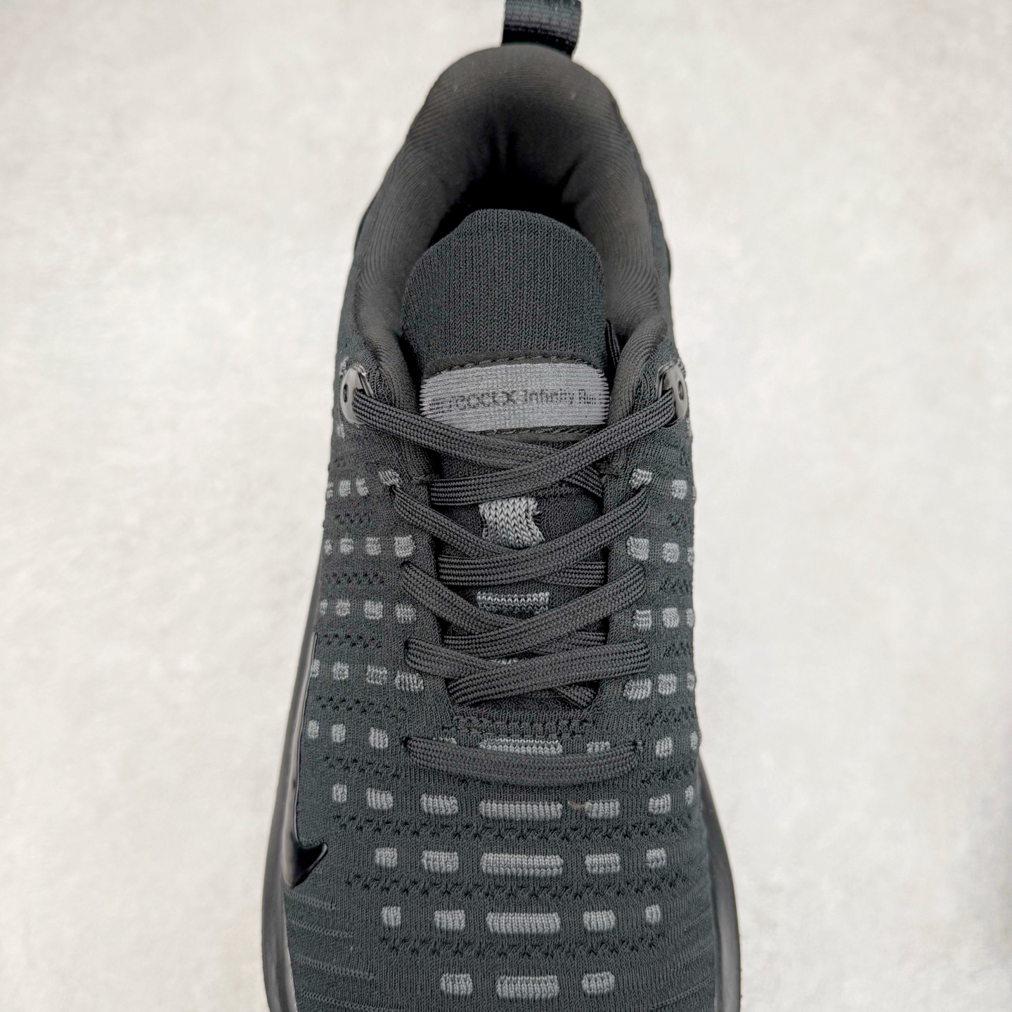 图片[5]-＃福利特价 NK ZoomX Invincible Run Flyknit FK4 不可战胜4代系列轻量飞织低帮休闲运动慢跑鞋 此鞋专为短跑运动员而生 是为 5 至 10 公里距离的赛事和训练打造 整体设计采用流线型的轻质工程网眼材质构成鞋面 并与其他 Running 旗舰鞋款同样搭载全脚掌 ZoomX 缓冲中底 搭配 Pebax 物料与橡胶外底 ZoomX StreakFly 首发配色以Prototype呈现 其灵感是来自开发期间的磨损测试 透过编号的标记与内侧的预期跑步距离突出研发过程 尺码：36 36.5 37.5 38 38.5 39 40 40.5 41 42 42.5 43 44 44.5 45-选品中心