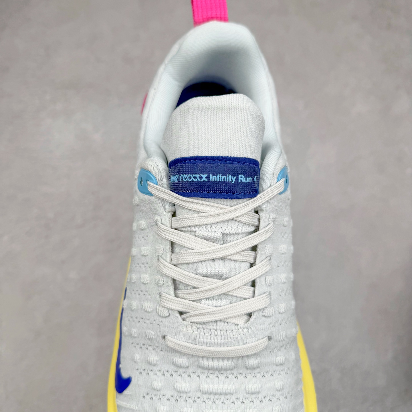 图片[5]-＃福利特价 NK ZoomX Invincible Run Flyknit FK4 不可战胜4代系列轻量飞织低帮休闲运动慢跑鞋 此鞋专为短跑运动员而生 是为 5 至 10 公里距离的赛事和训练打造 整体设计采用流线型的轻质工程网眼材质构成鞋面 并与其他 Running 旗舰鞋款同样搭载全脚掌 ZoomX 缓冲中底 搭配 Pebax 物料与橡胶外底 ZoomX StreakFly 首发配色以Prototype呈现 其灵感是来自开发期间的磨损测试 透过编号的标记与内侧的预期跑步距离突出研发过程 尺码：36 36.5 37.5 38 38.5 39 40 40.5 41 42 42.5 43 44 44.5 45-选品中心