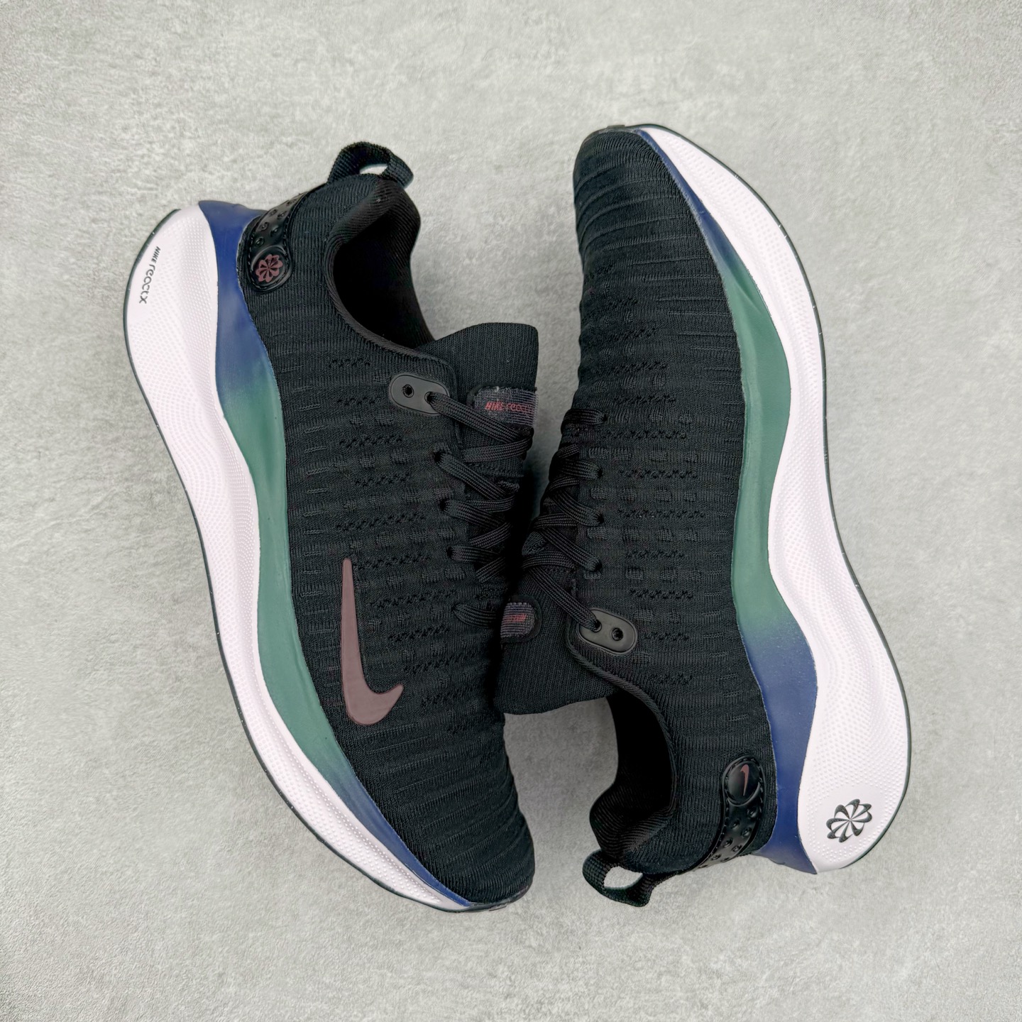 图片[3]-＃福利特价 NK ZoomX Invincible Run Flyknit FK4 不可战胜4代系列轻量飞织低帮休闲运动慢跑鞋 此鞋专为短跑运动员而生 是为 5 至 10 公里距离的赛事和训练打造 整体设计采用流线型的轻质工程网眼材质构成鞋面 并与其他 Running 旗舰鞋款同样搭载全脚掌 ZoomX 缓冲中底 搭配 Pebax 物料与橡胶外底 ZoomX StreakFly 首发配色以Prototype呈现 其灵感是来自开发期间的磨损测试 透过编号的标记与内侧的预期跑步距离突出研发过程 尺码：36 36.5 37.5 38 38.5 39 40 40.5 41 42 42.5 43 44 44.5 45-选品中心